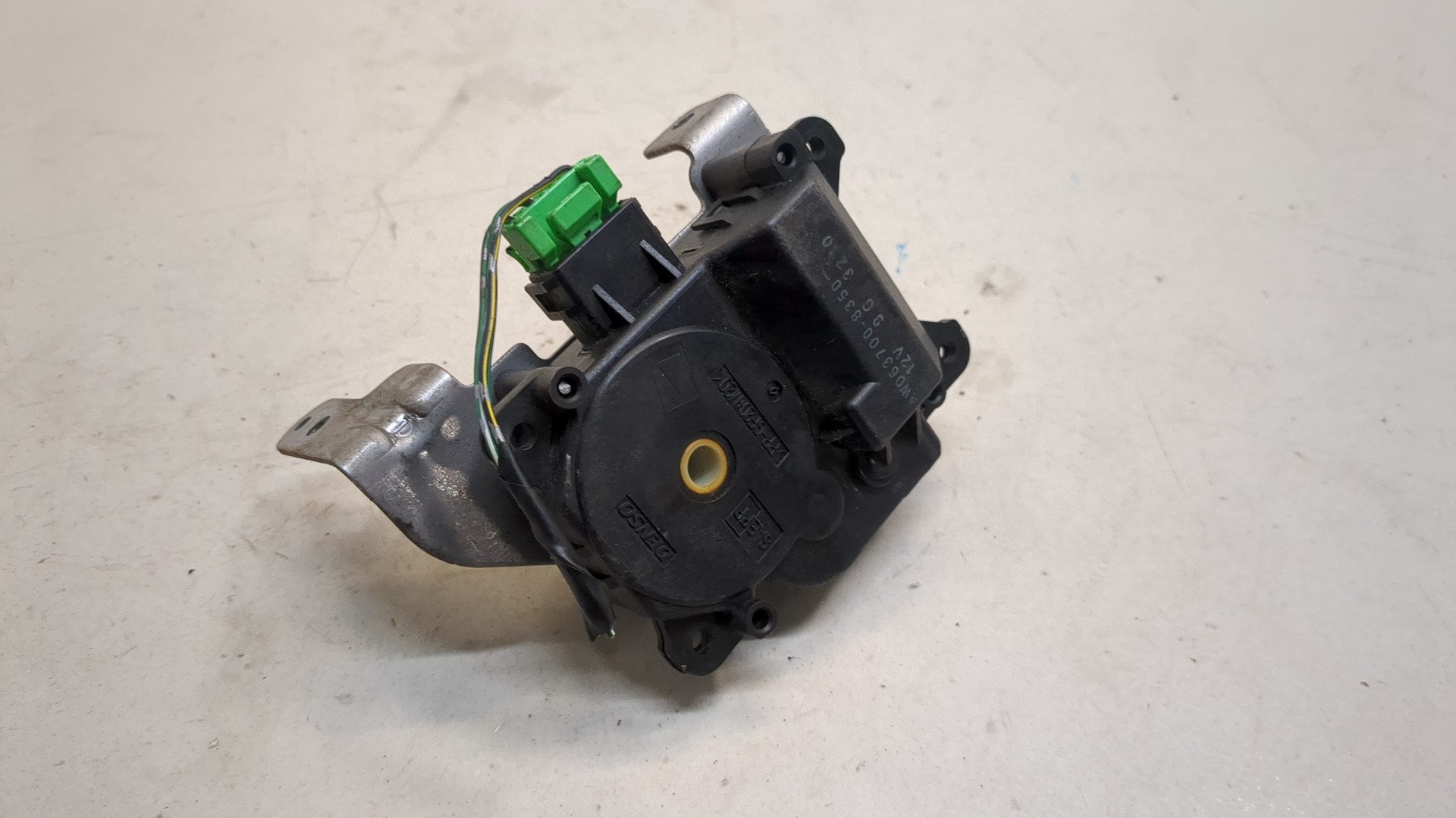 Моторчик заслонки печки