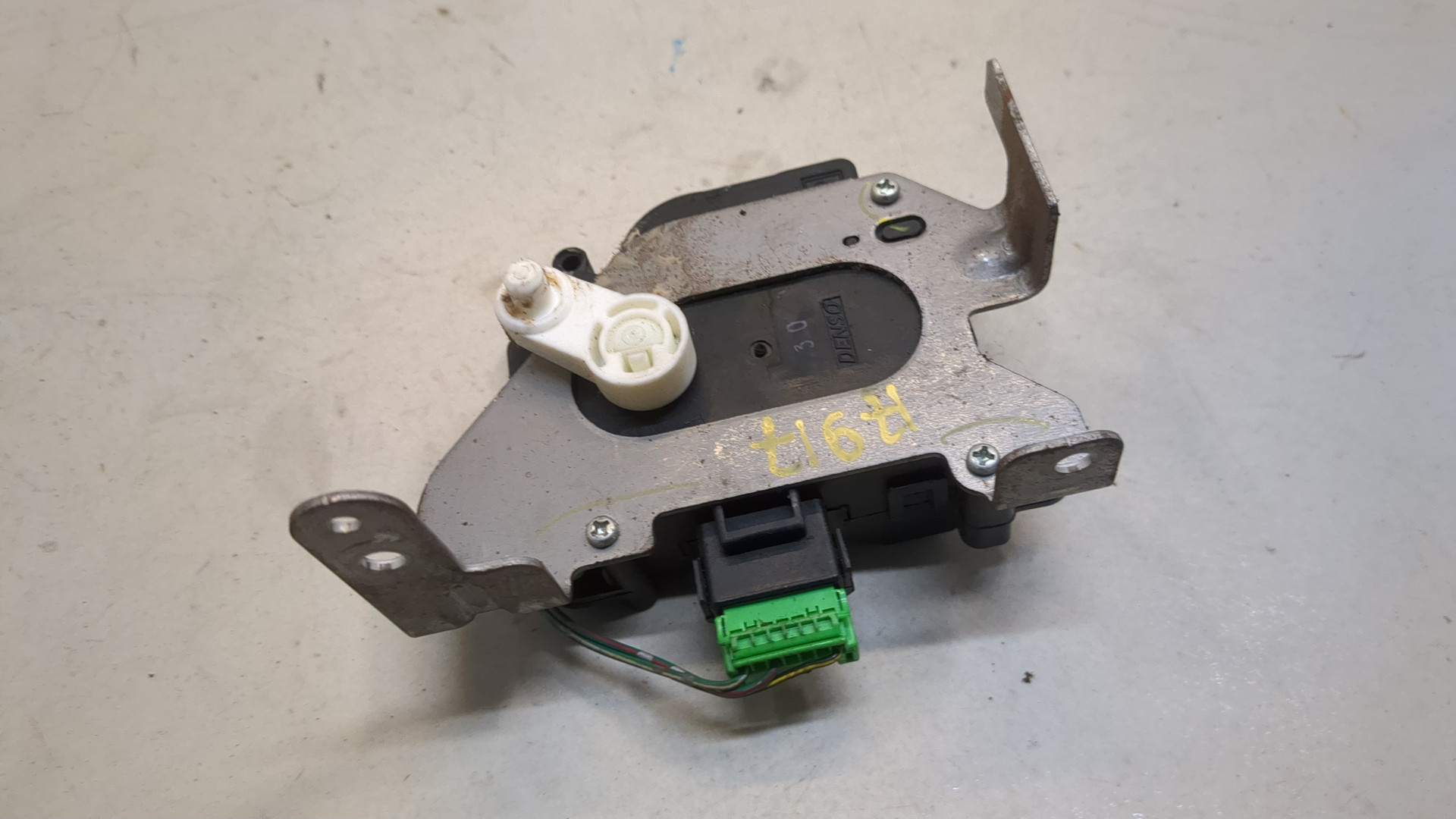 Моторчик заслонки печки