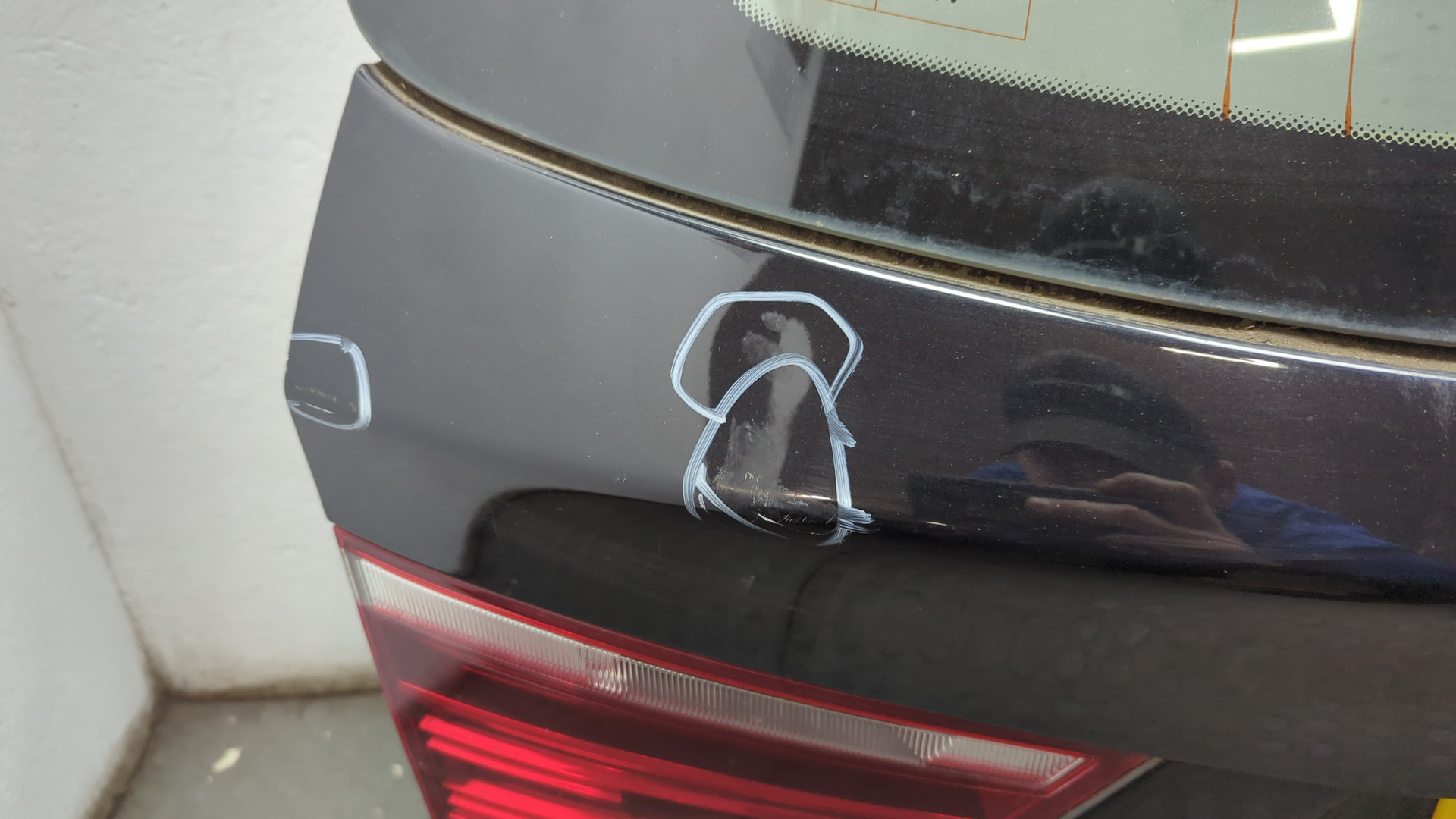 Дверь багажника