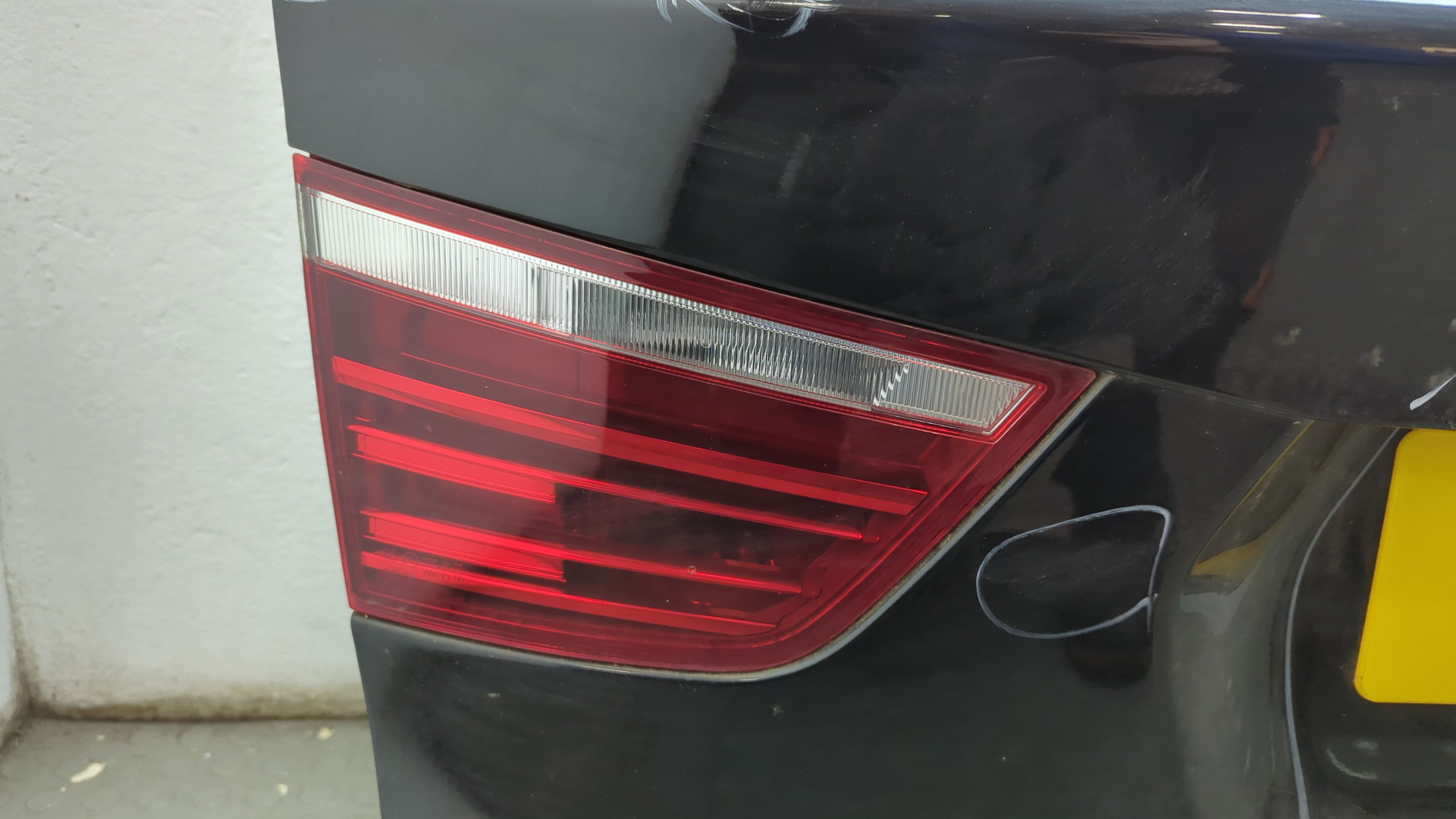 Дверь багажника