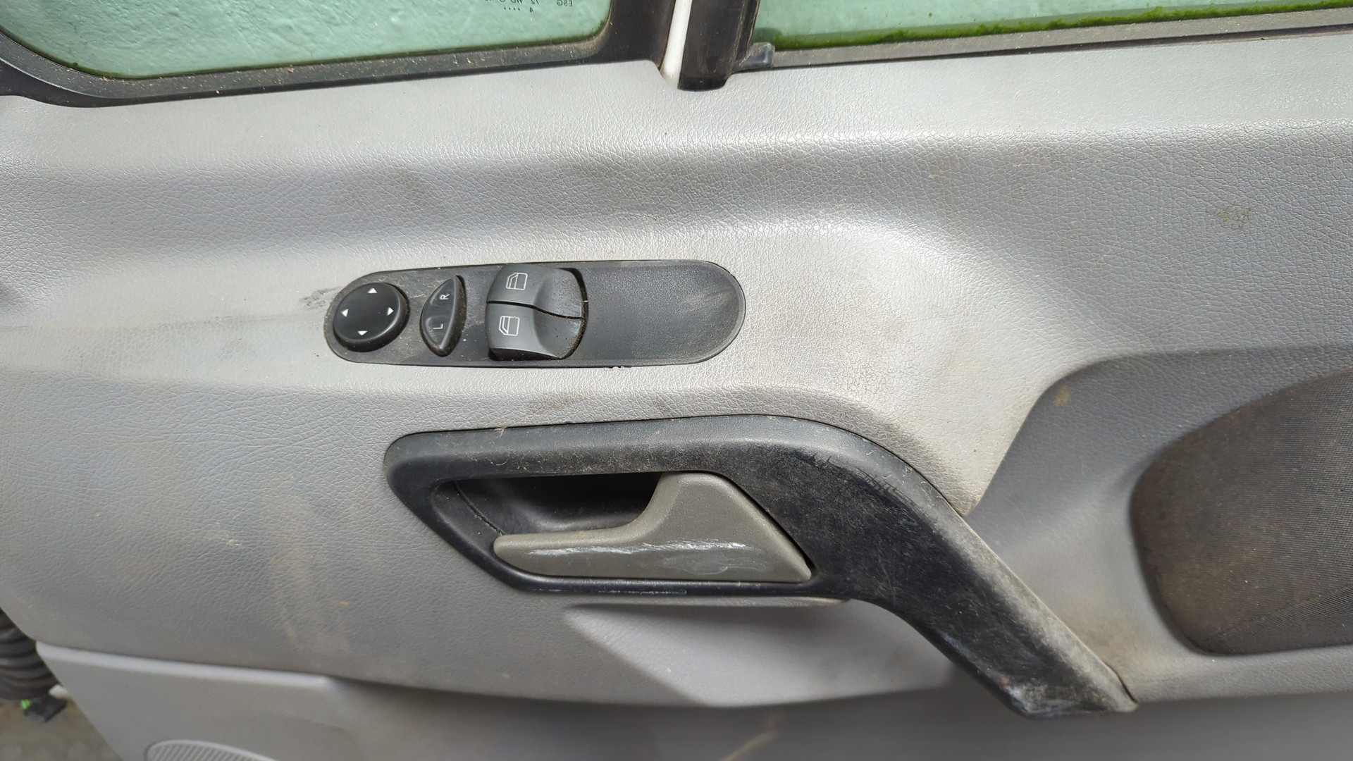 Дверь передняя правая