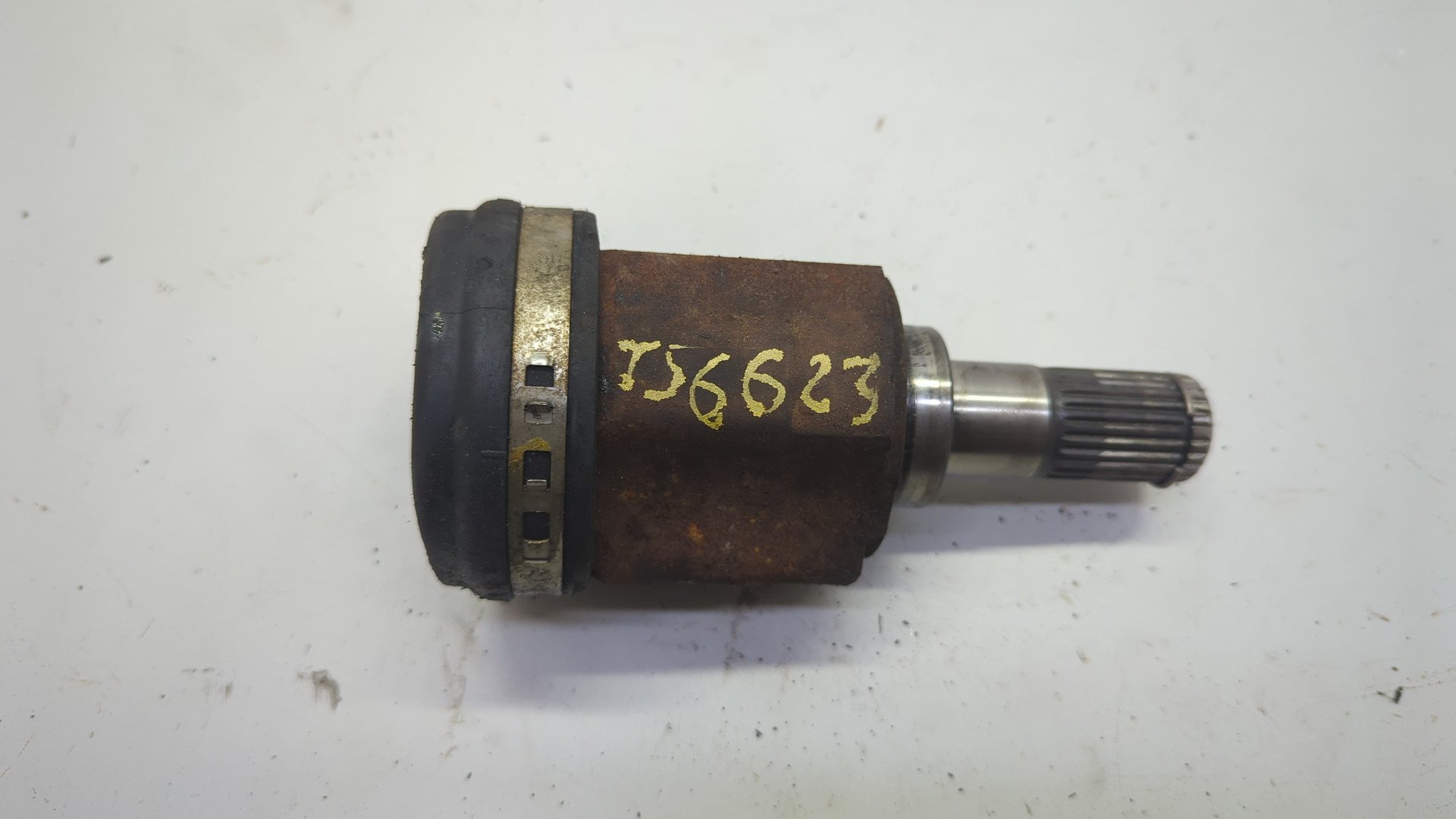 Полуось передняя левая