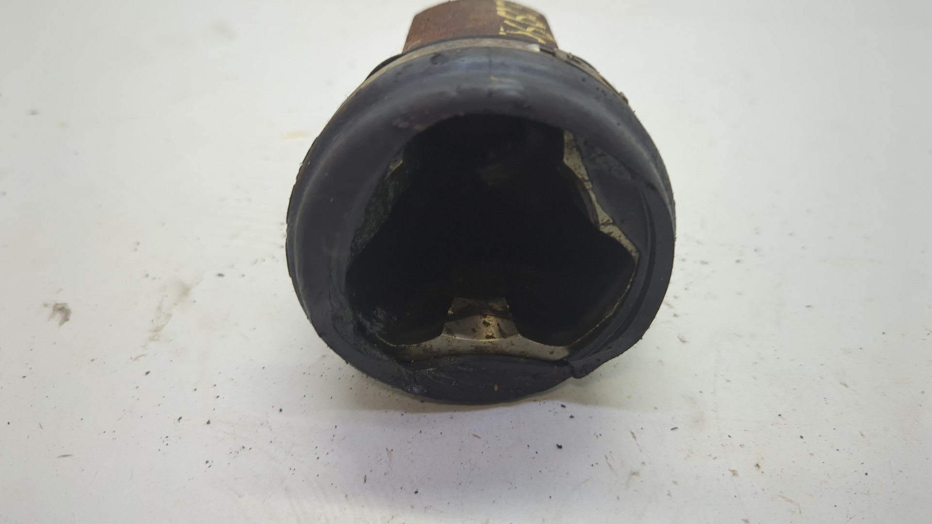 Полуось передняя левая