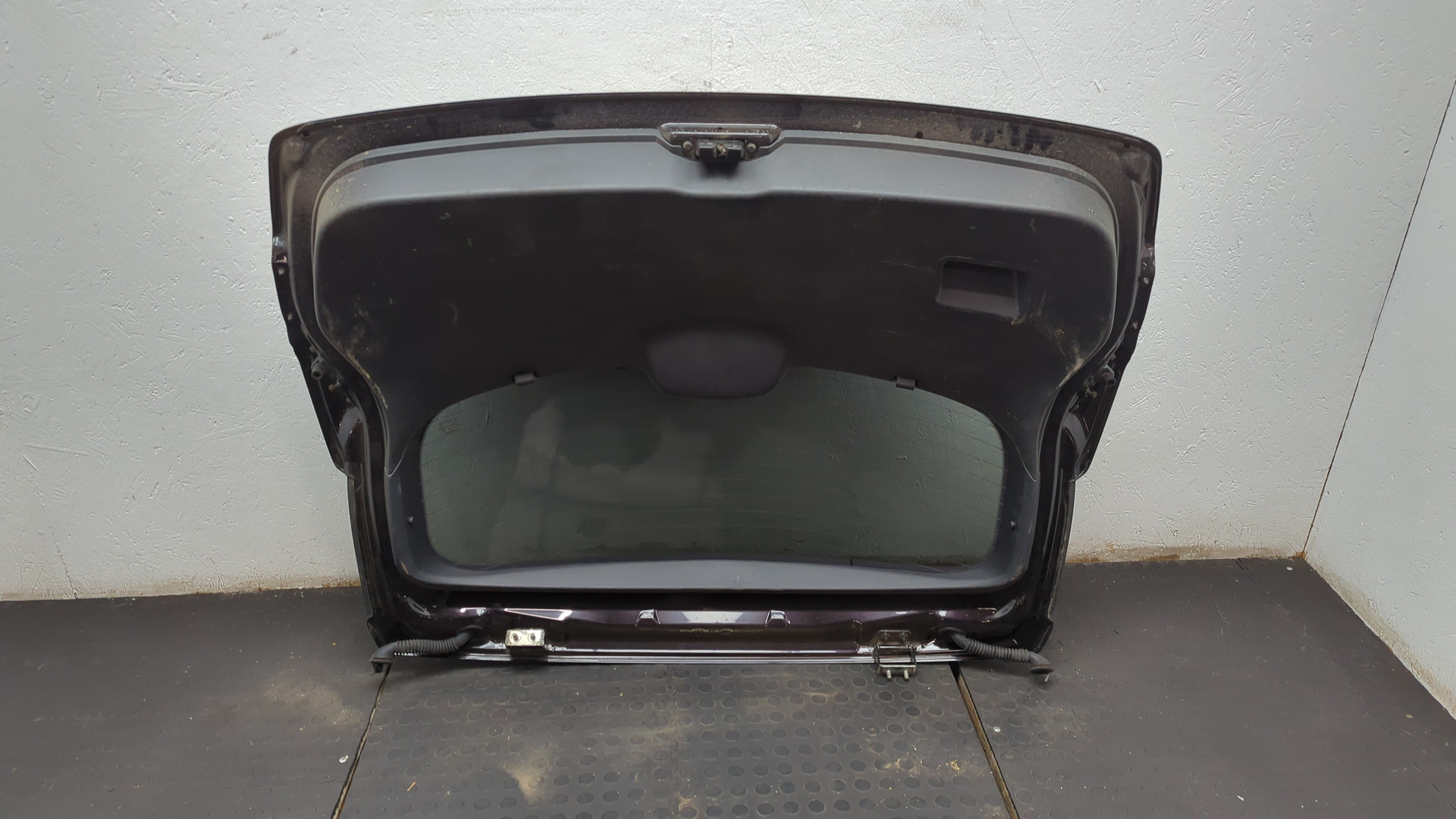 Дверь багажника