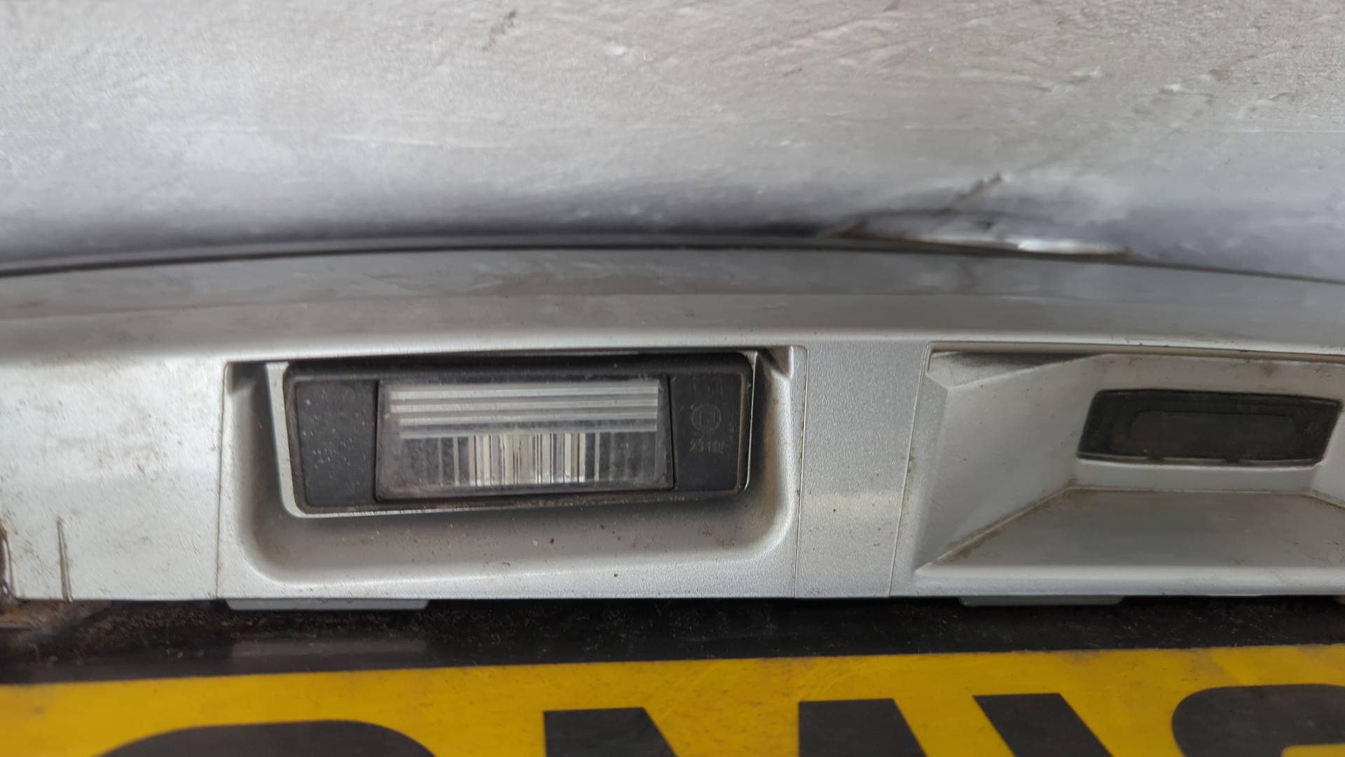 Дверь багажника