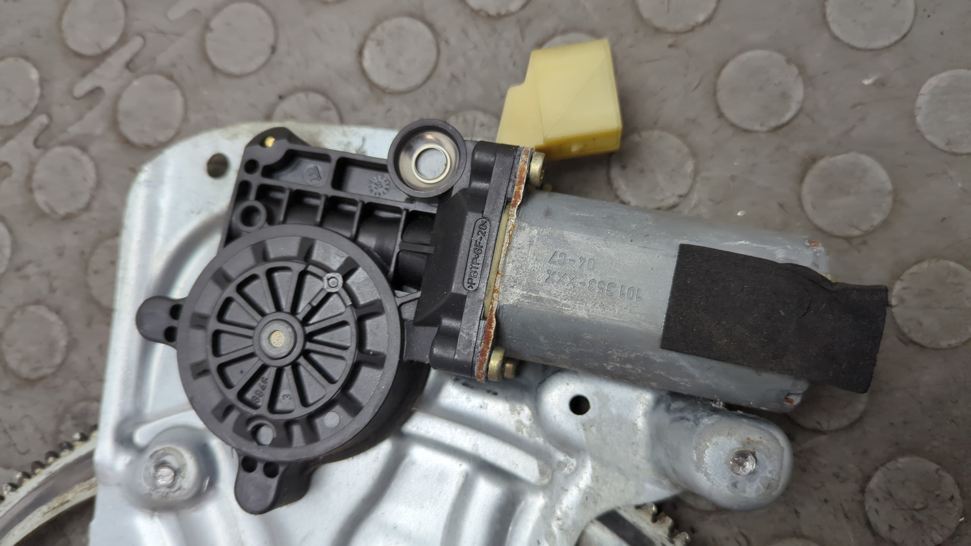 Стеклоподъемник электр. передний левый