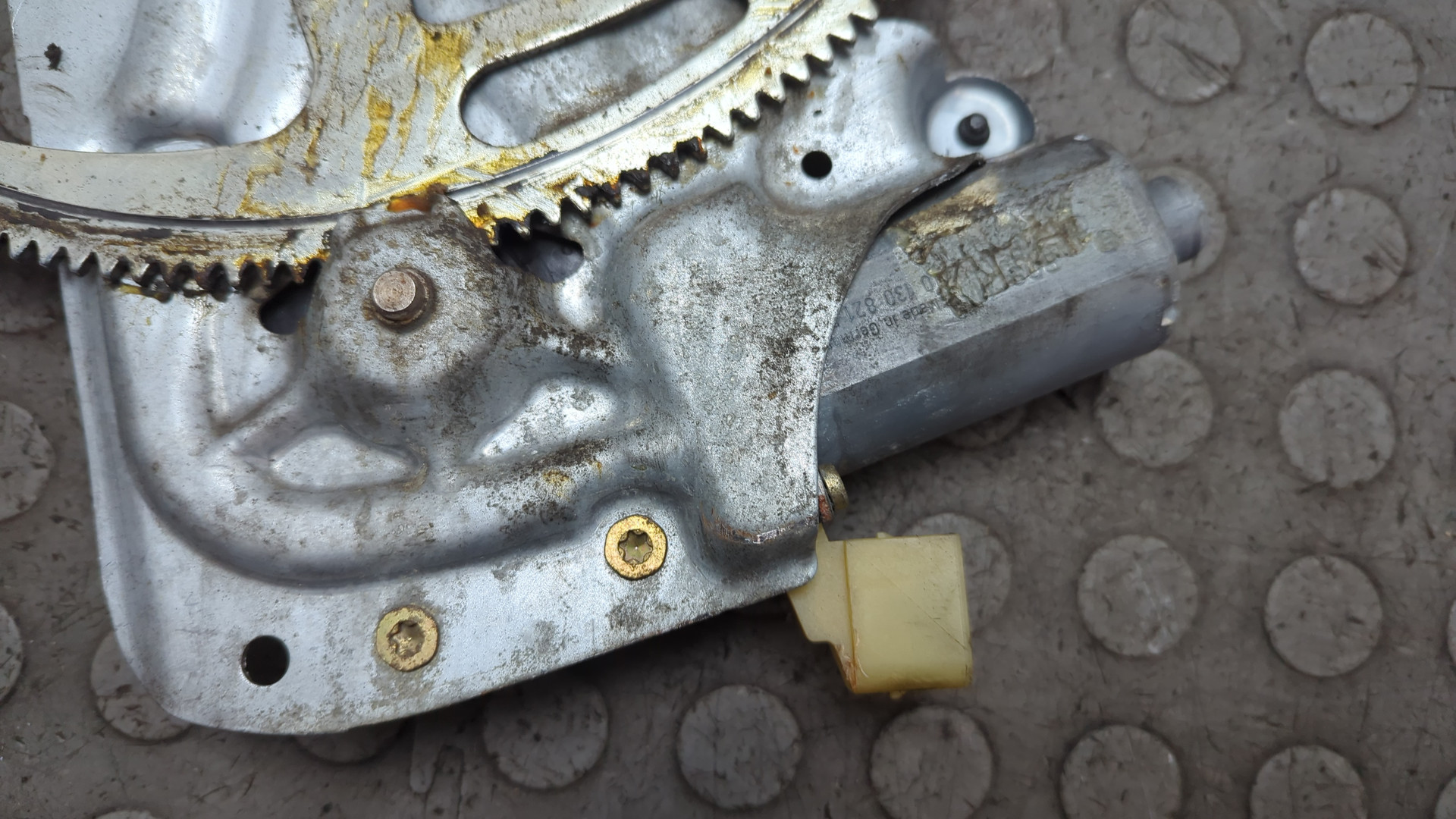 Стеклоподъемник электр. передний левый