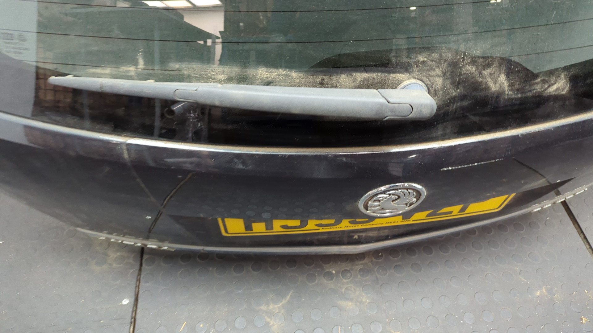 Дверь багажника