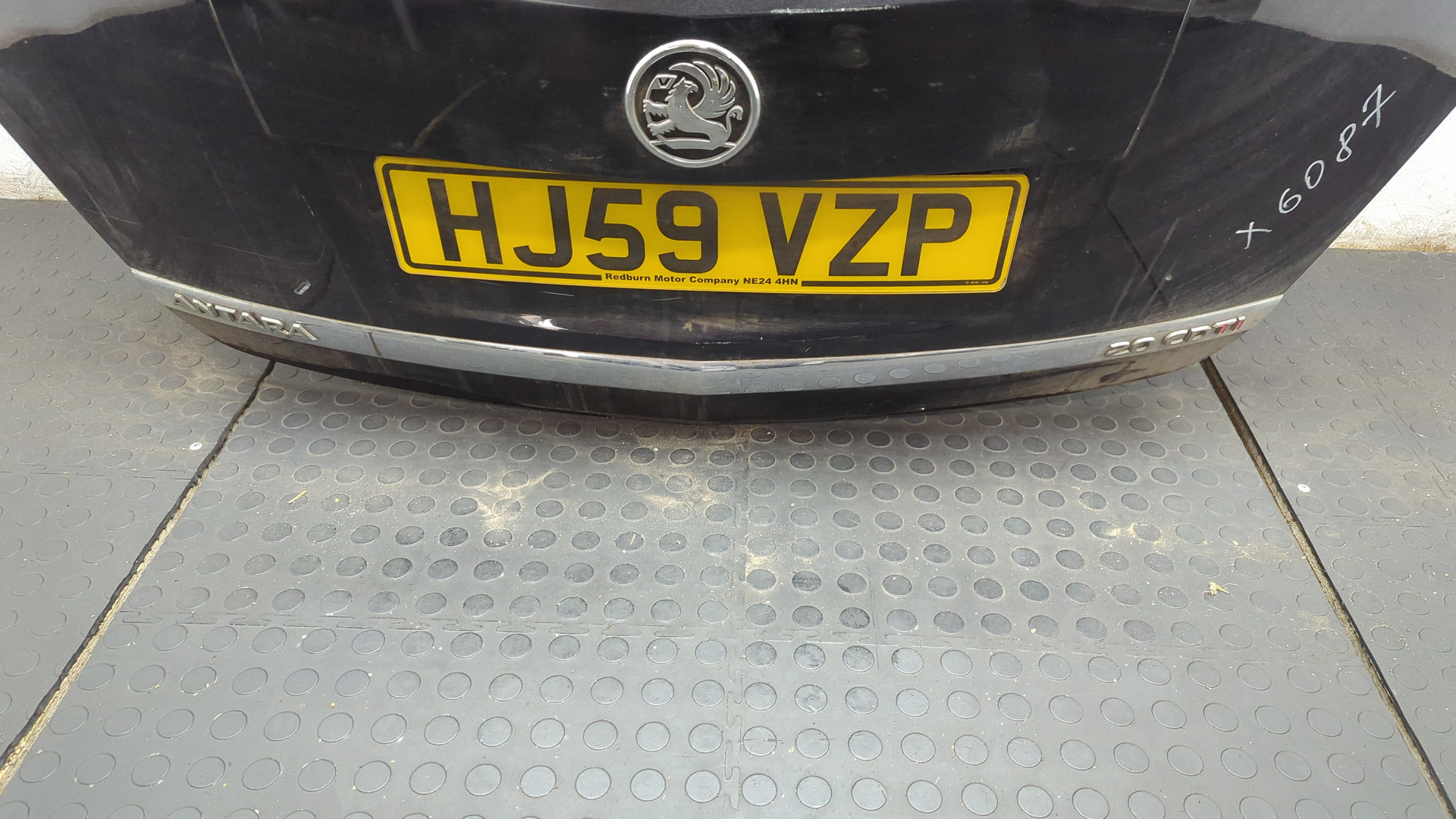 Дверь багажника