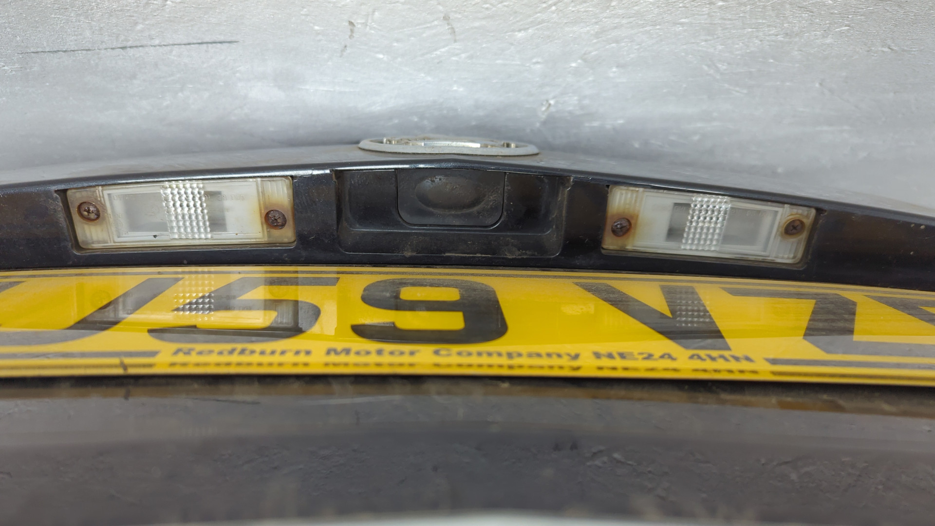 Дверь багажника