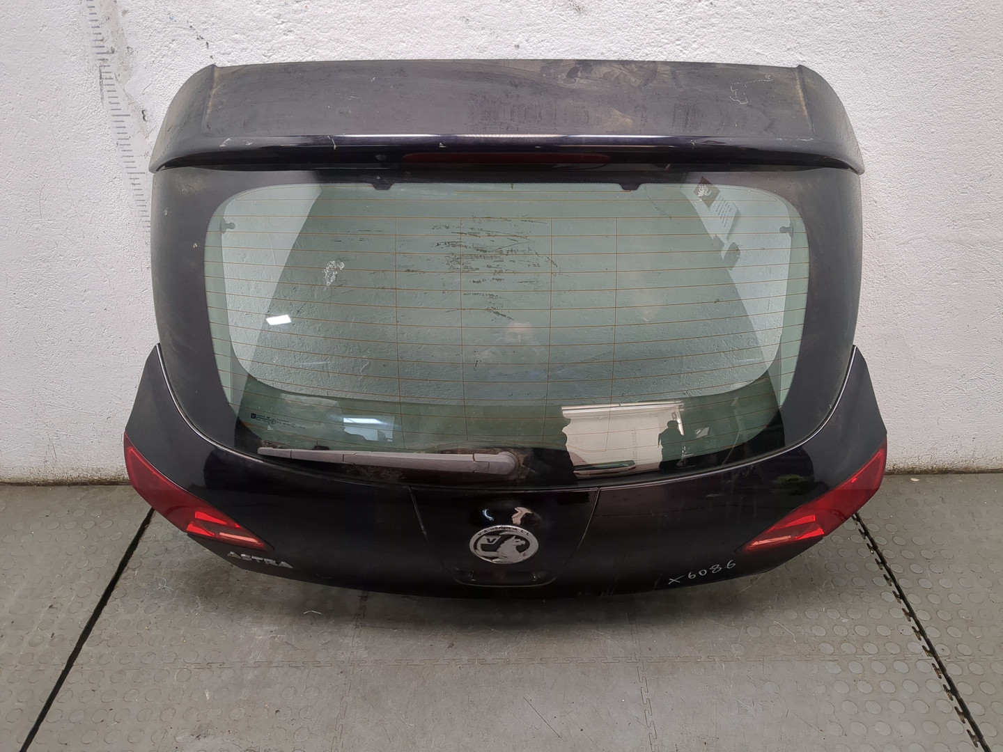 Дверь багажника