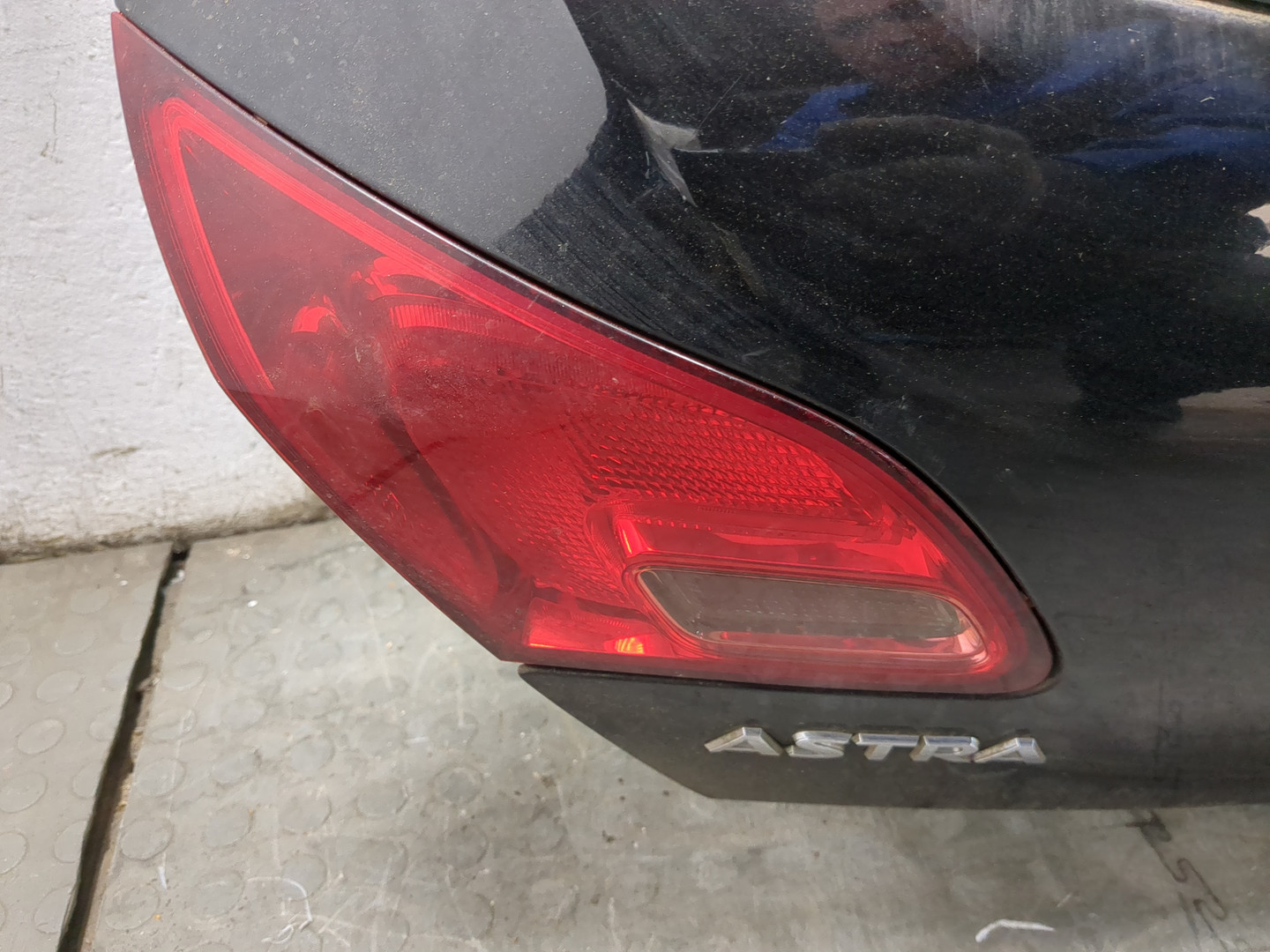 Дверь багажника