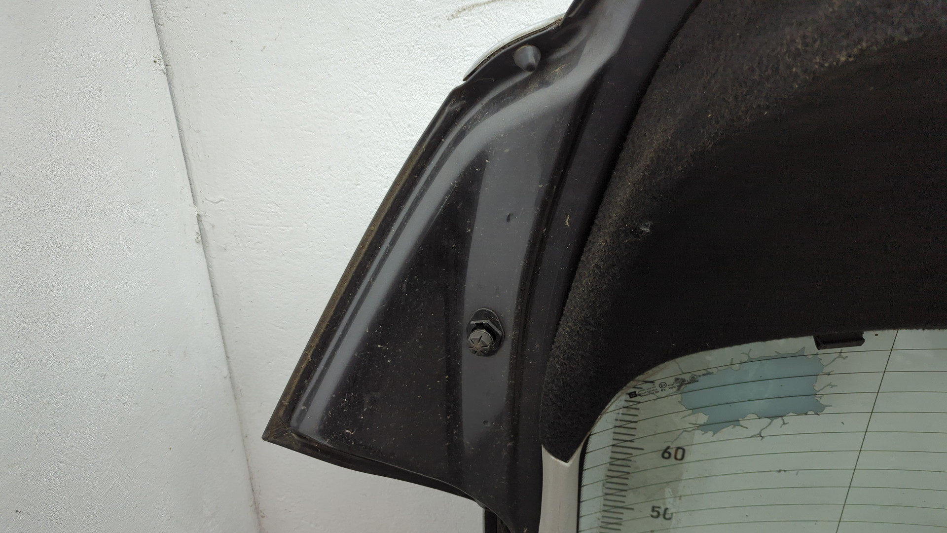 Дверь багажника