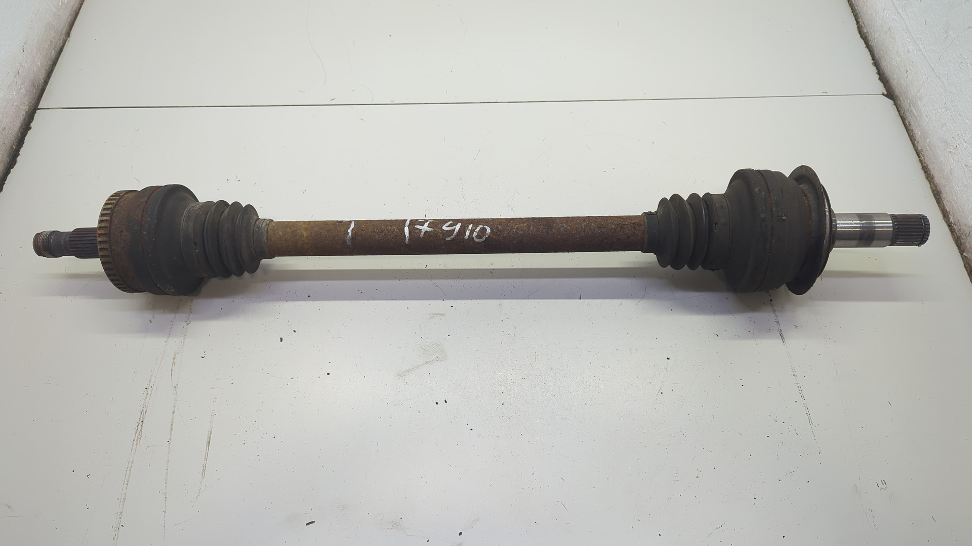 Полуось задняя левая