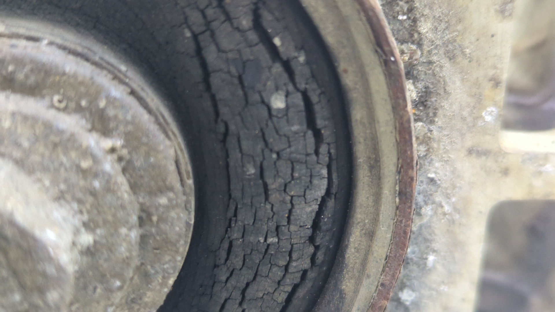 Рычаг передний левый