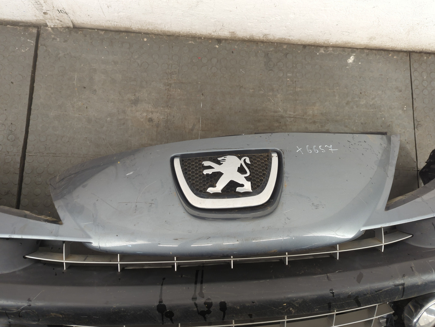 Бампер передний