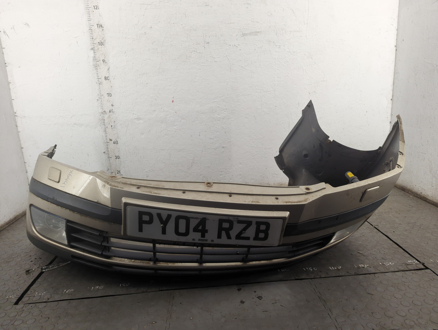 Бампер передний