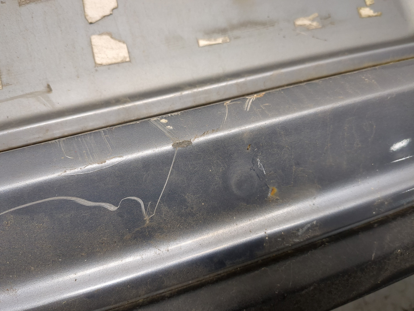 Бампер задний