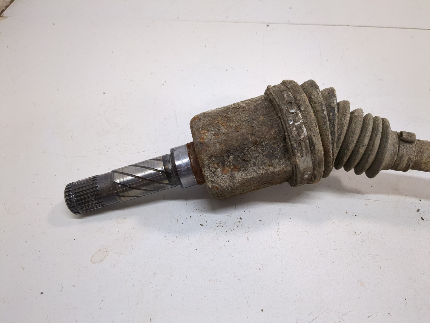 Полуось задняя