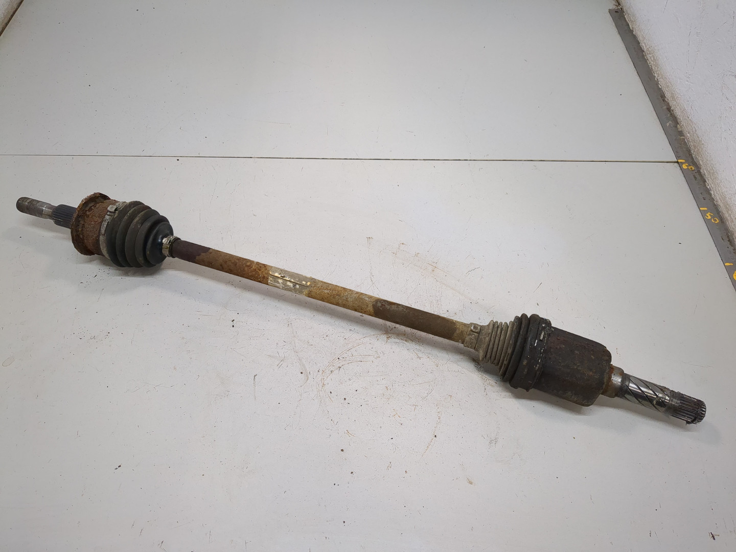 Полуось задняя