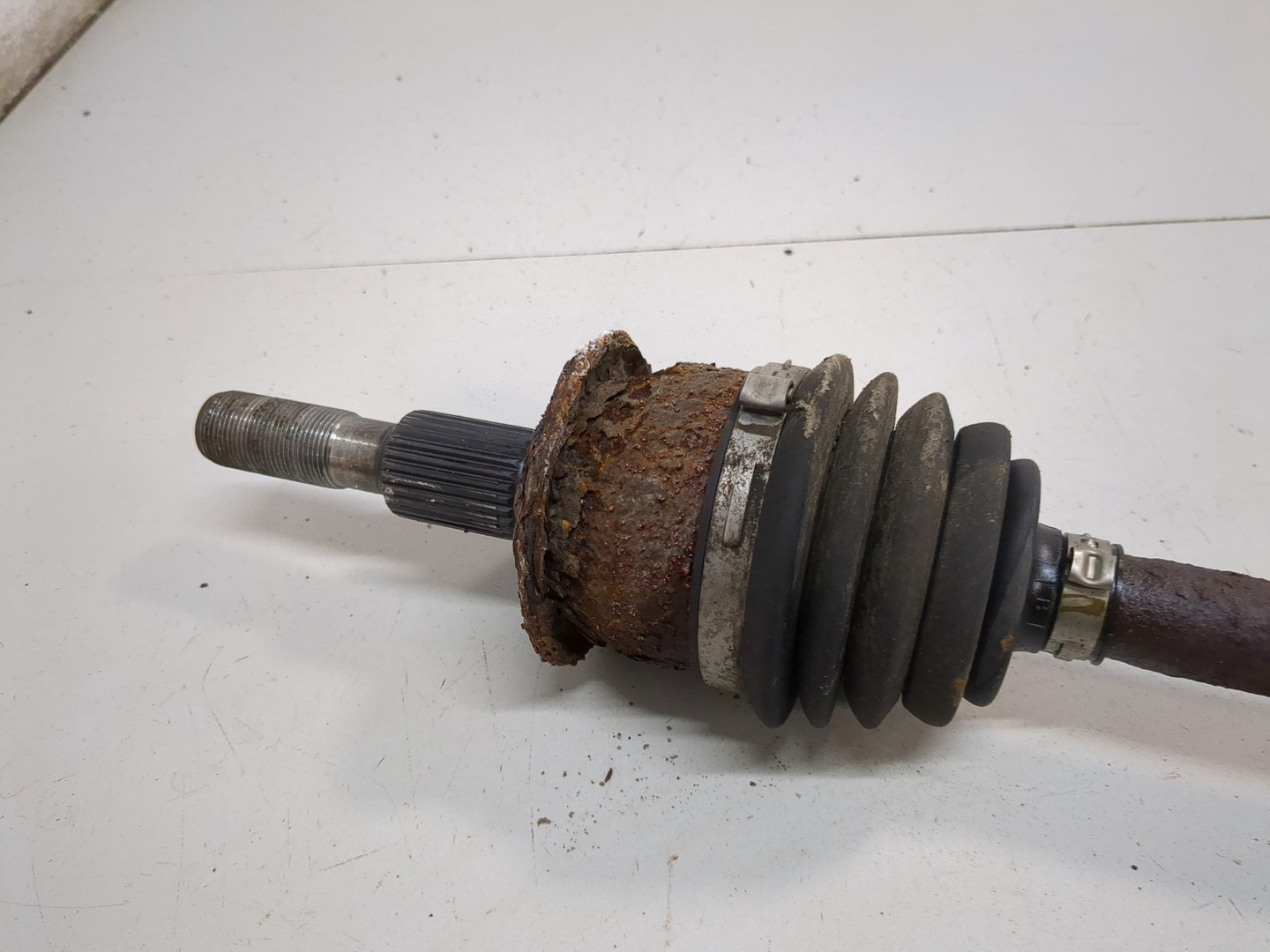 Полуось задняя