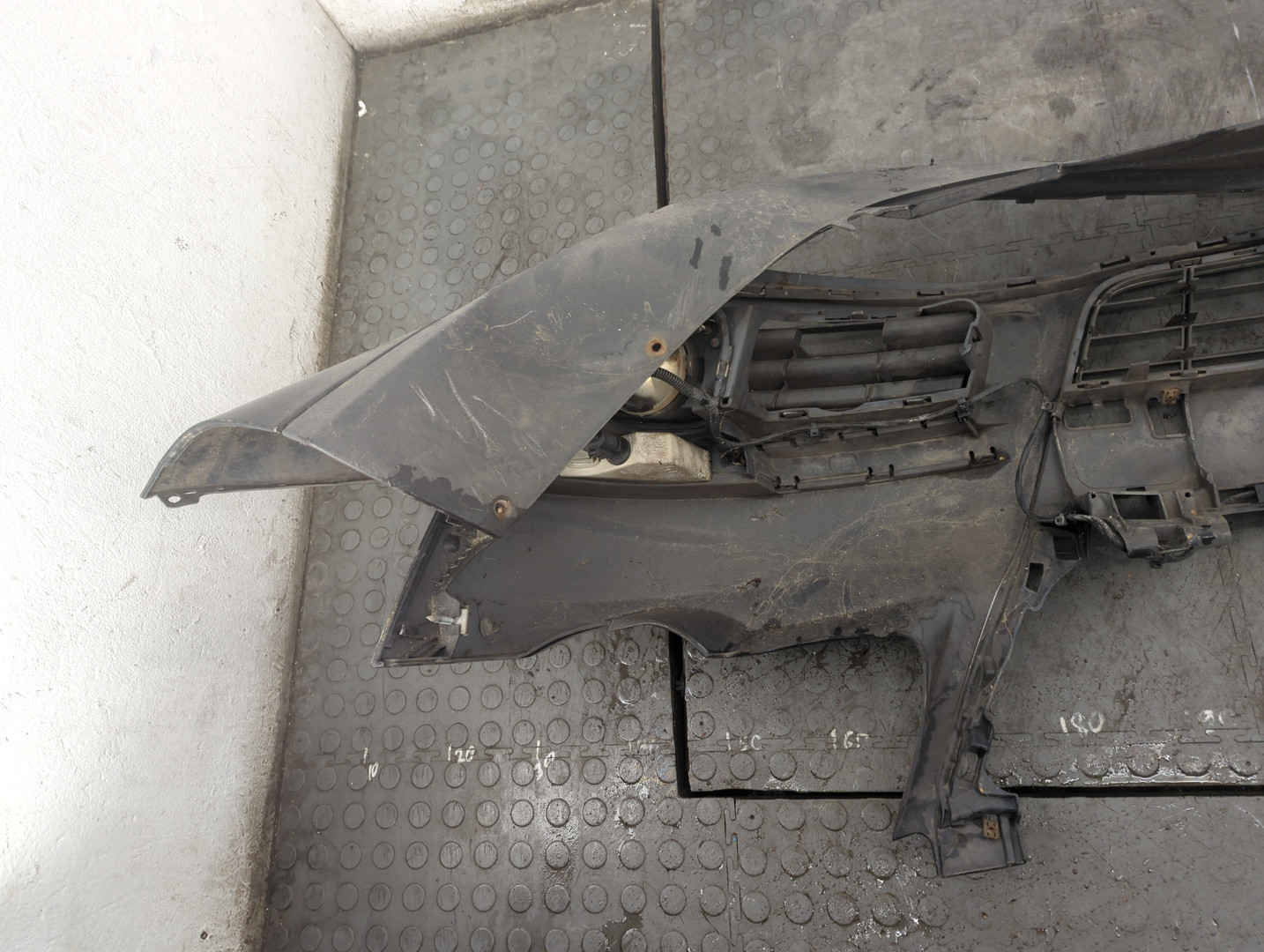 Бампер передний