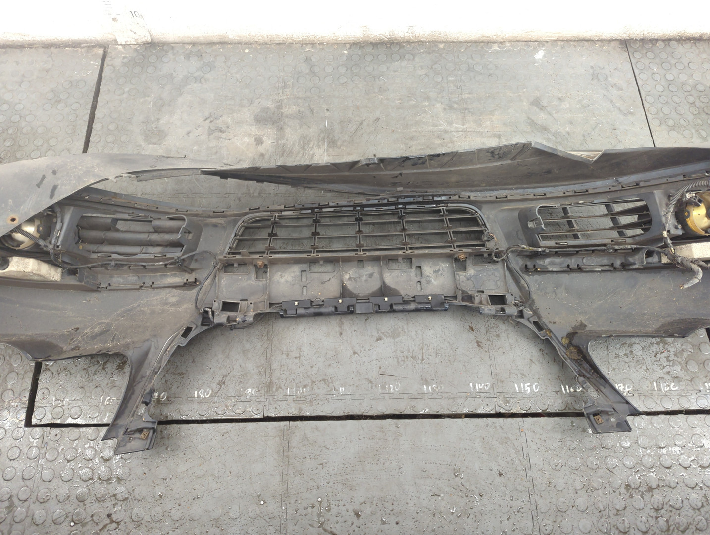 Бампер передний