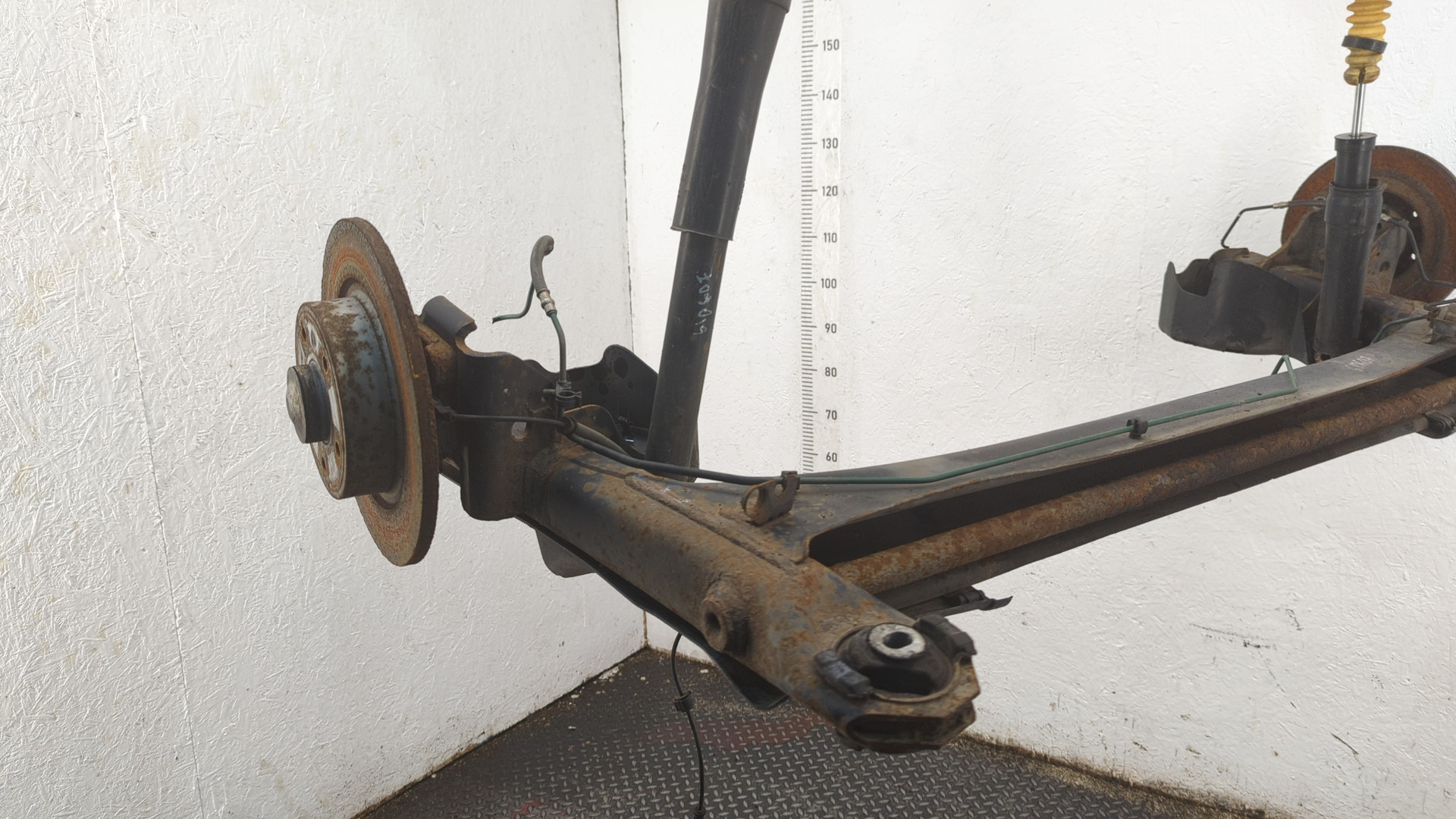 Балка задняя