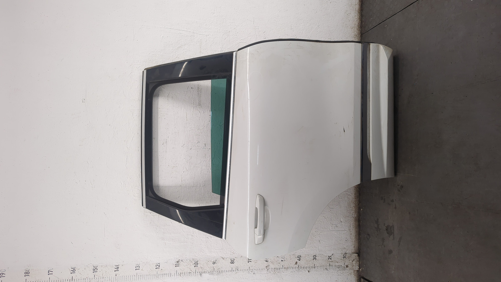 Дверь задняя правая