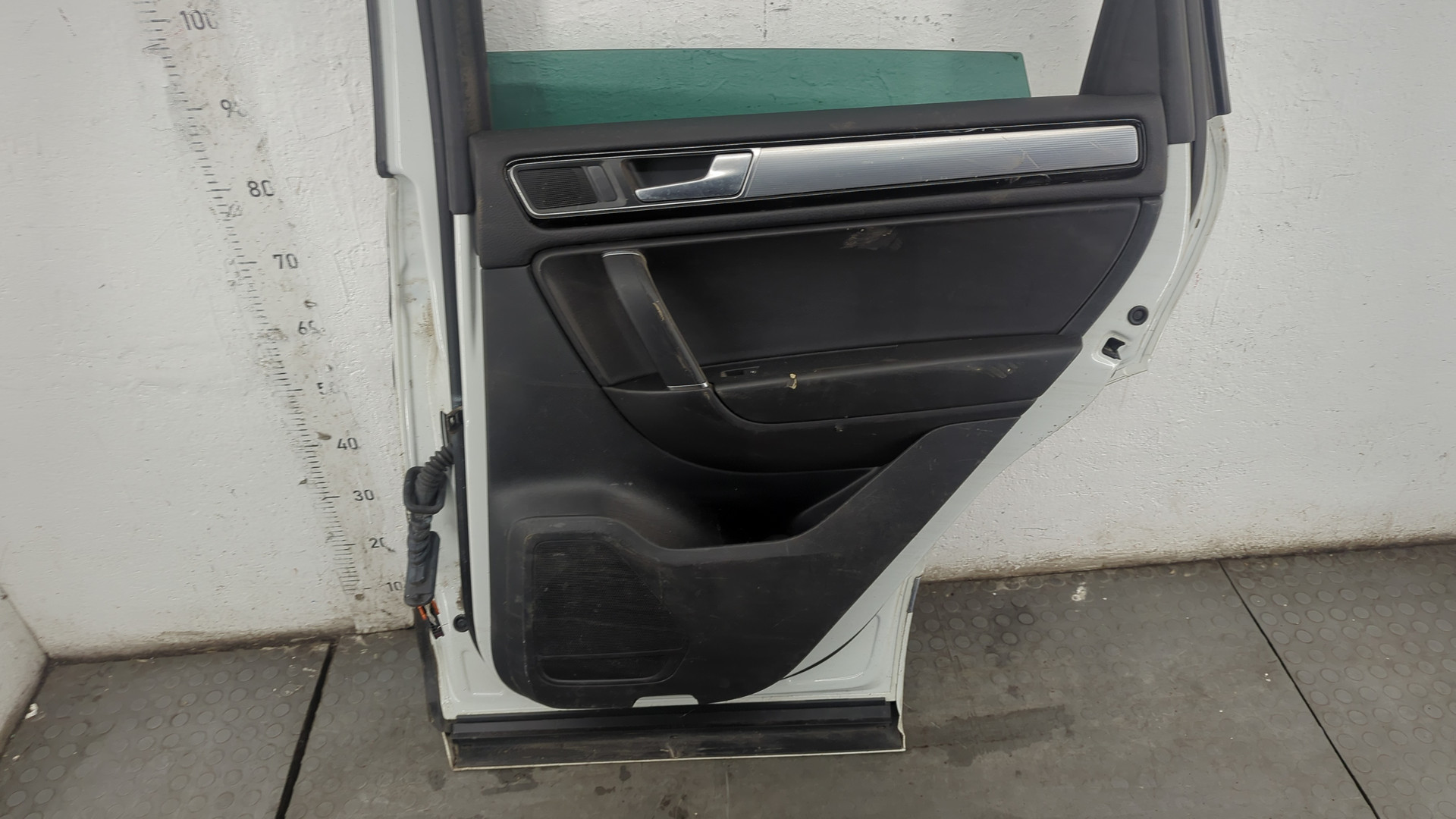 Дверь задняя правая