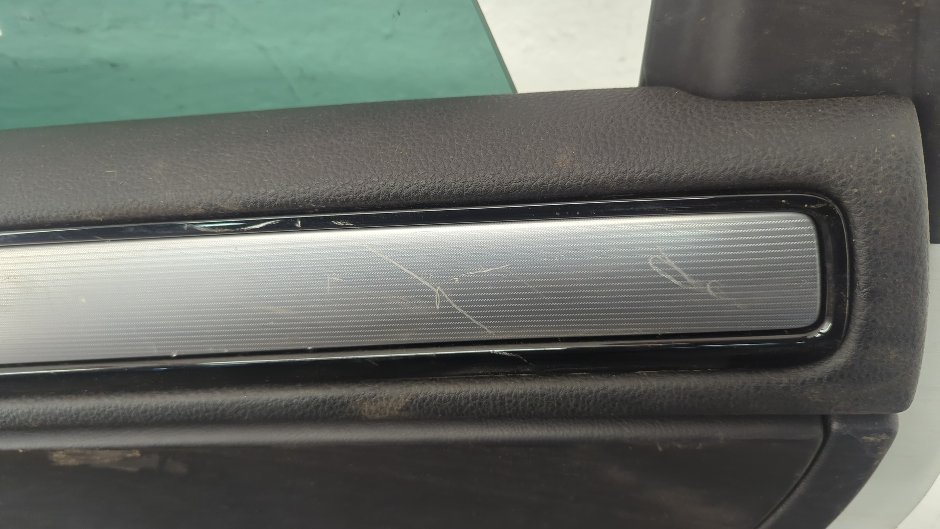 Дверь задняя правая