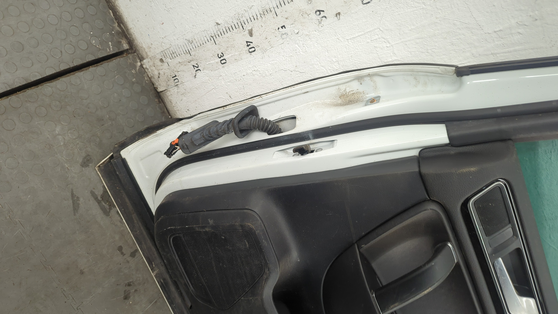 Дверь задняя правая