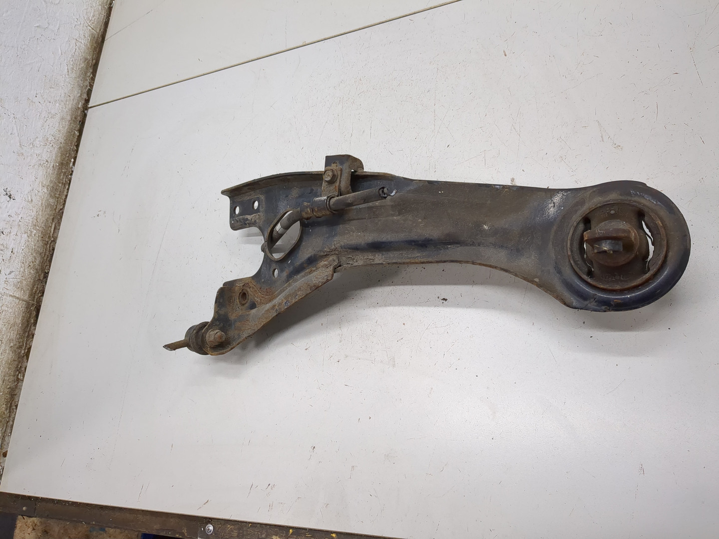 Рычаг задний правый