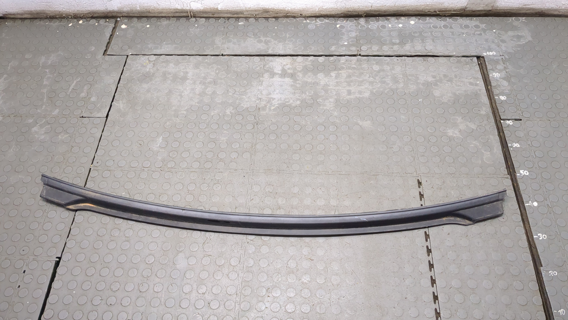 Молдинг лобового стекла