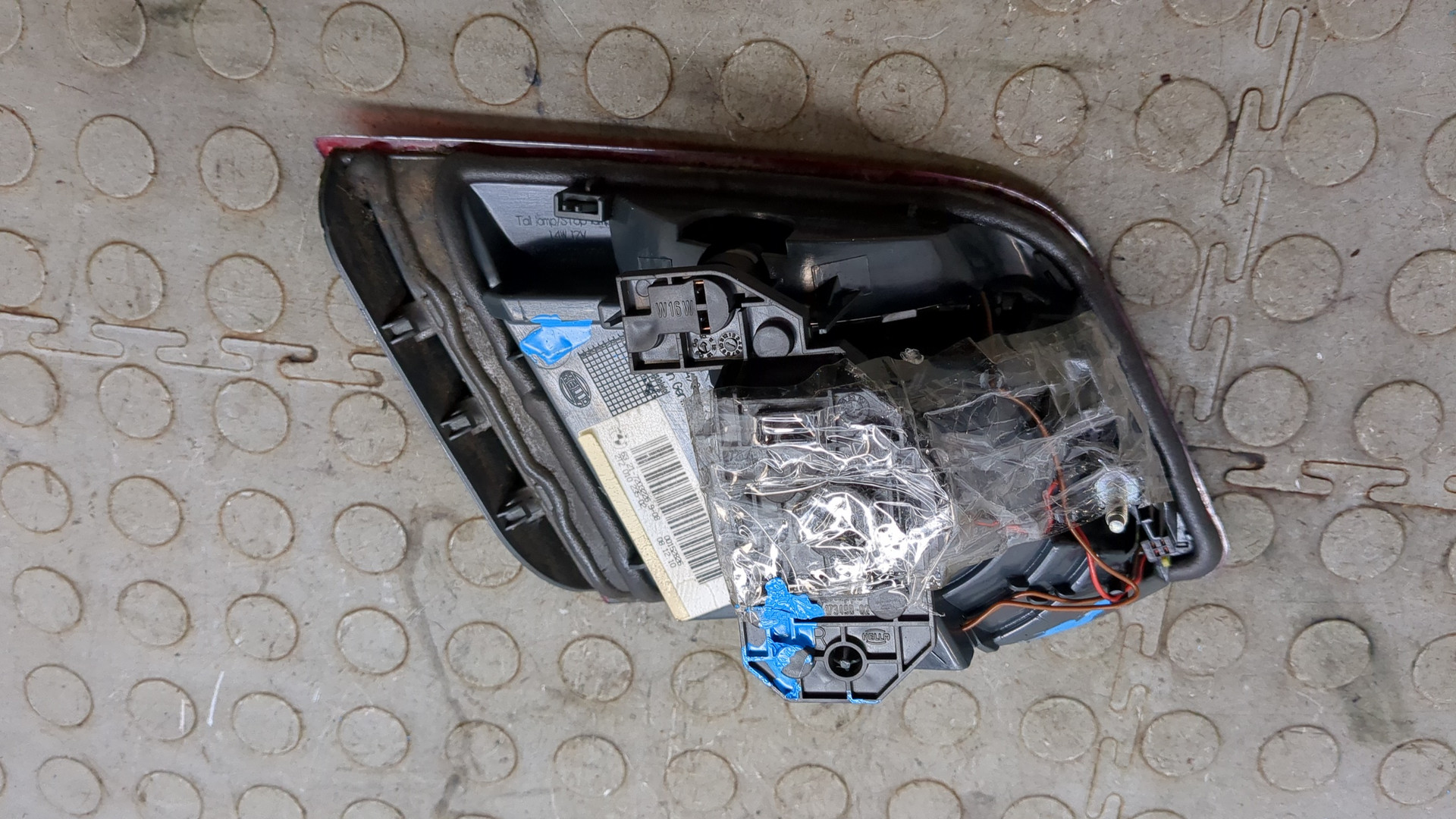 Фонарь задний внутренний правый