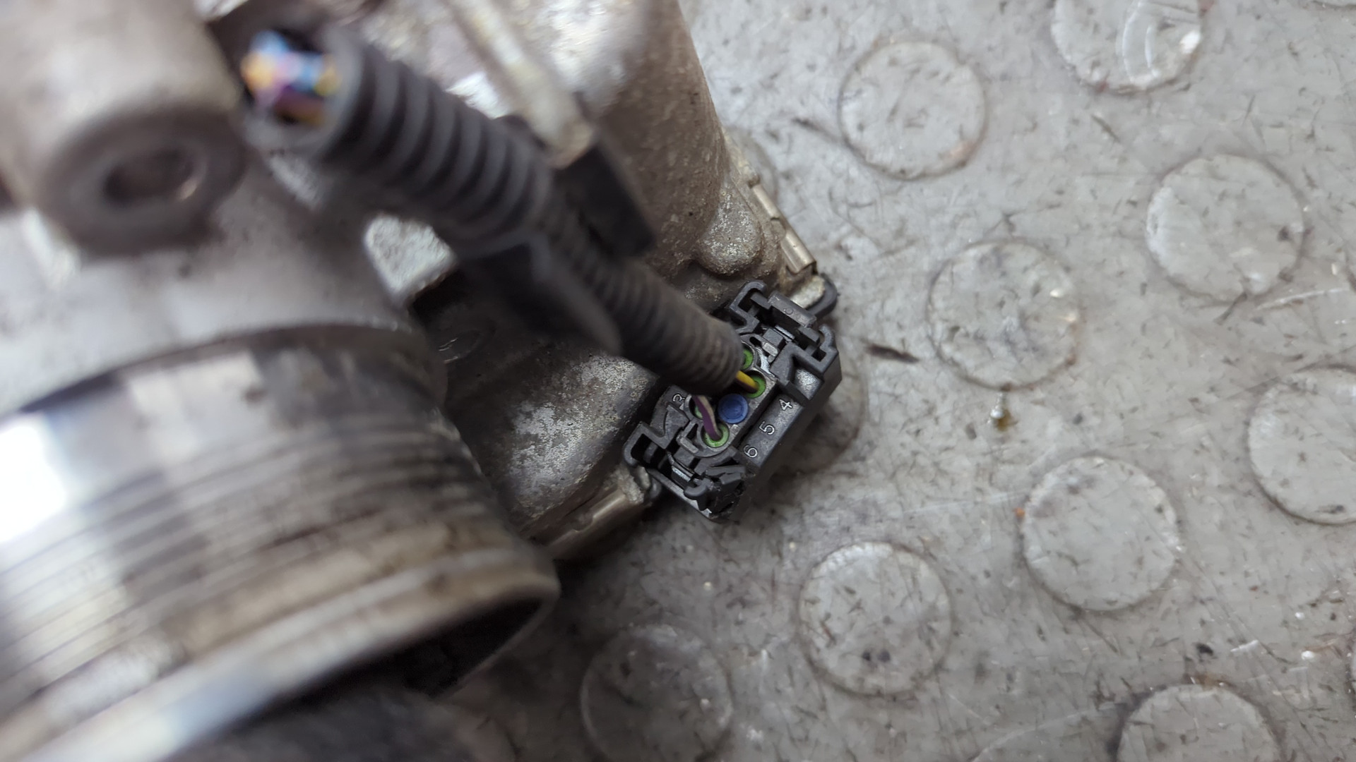 Заслонка дроссельная электрическая