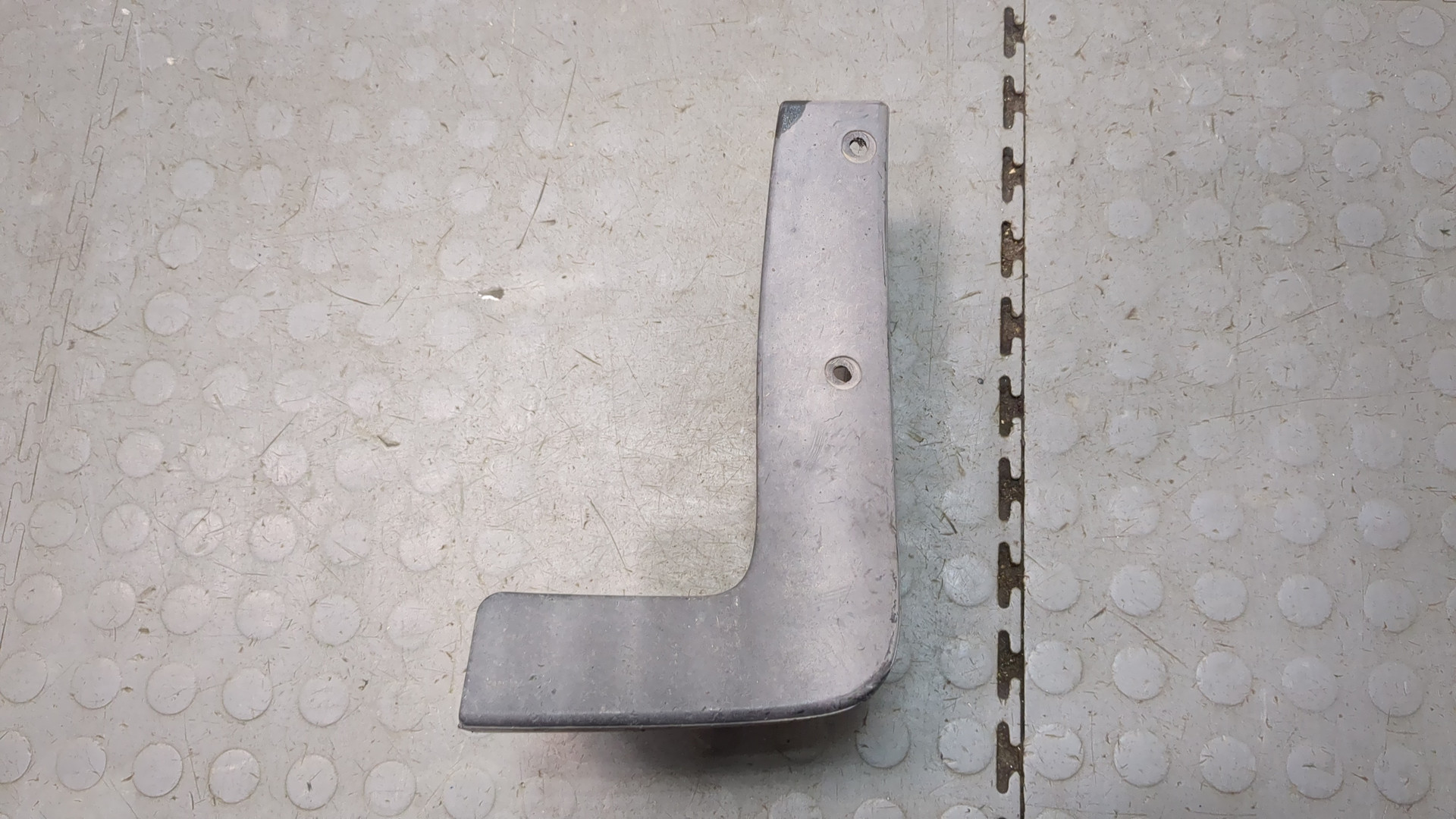 Брызговик задний левый