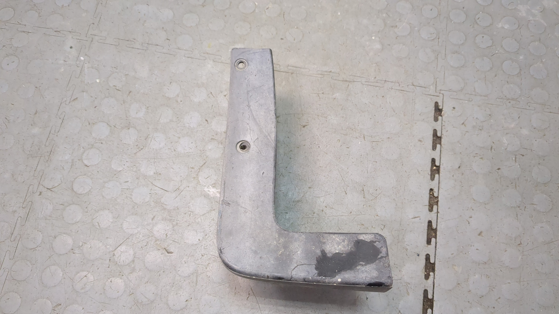 Брызговик задний правый