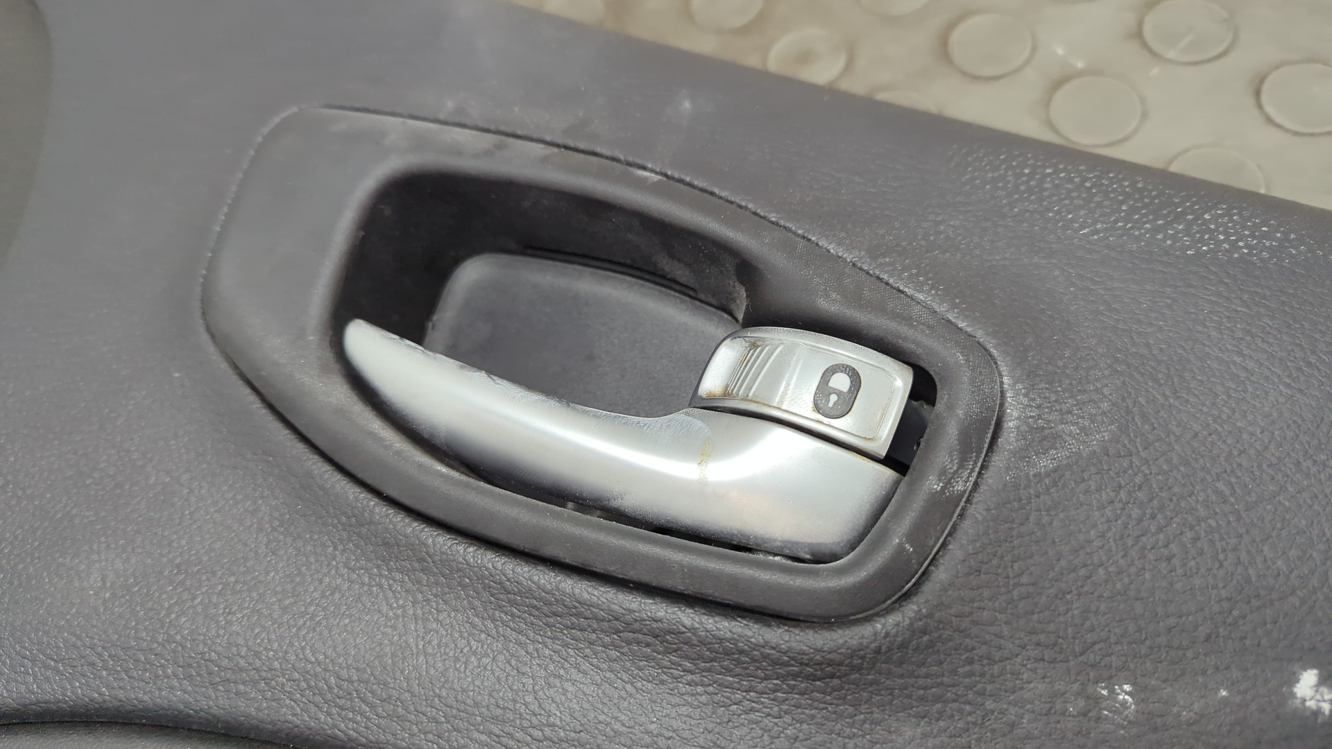 Обшивка двери передней правой для Compass (MX) 2017>