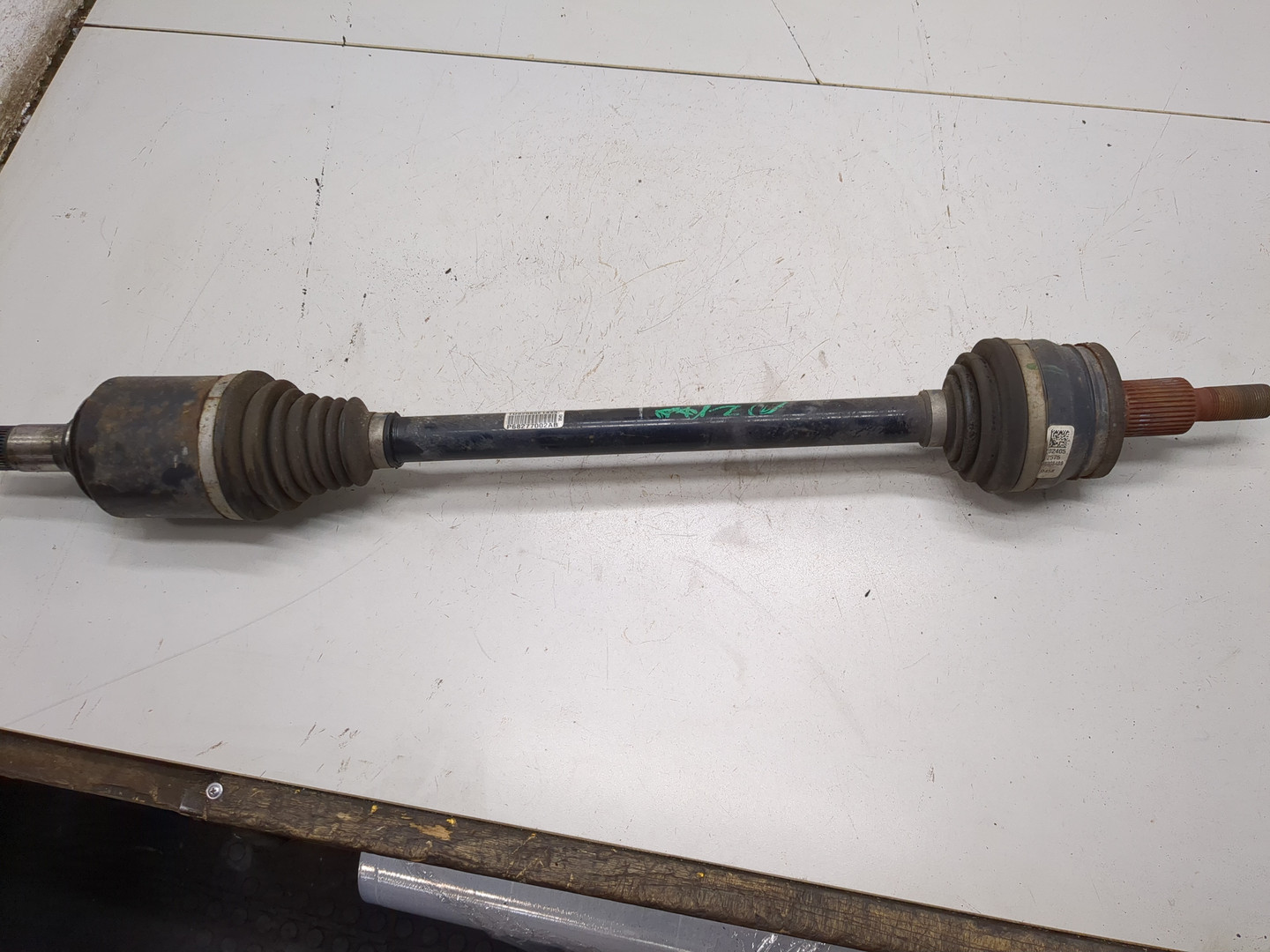 Полуось задняя левая