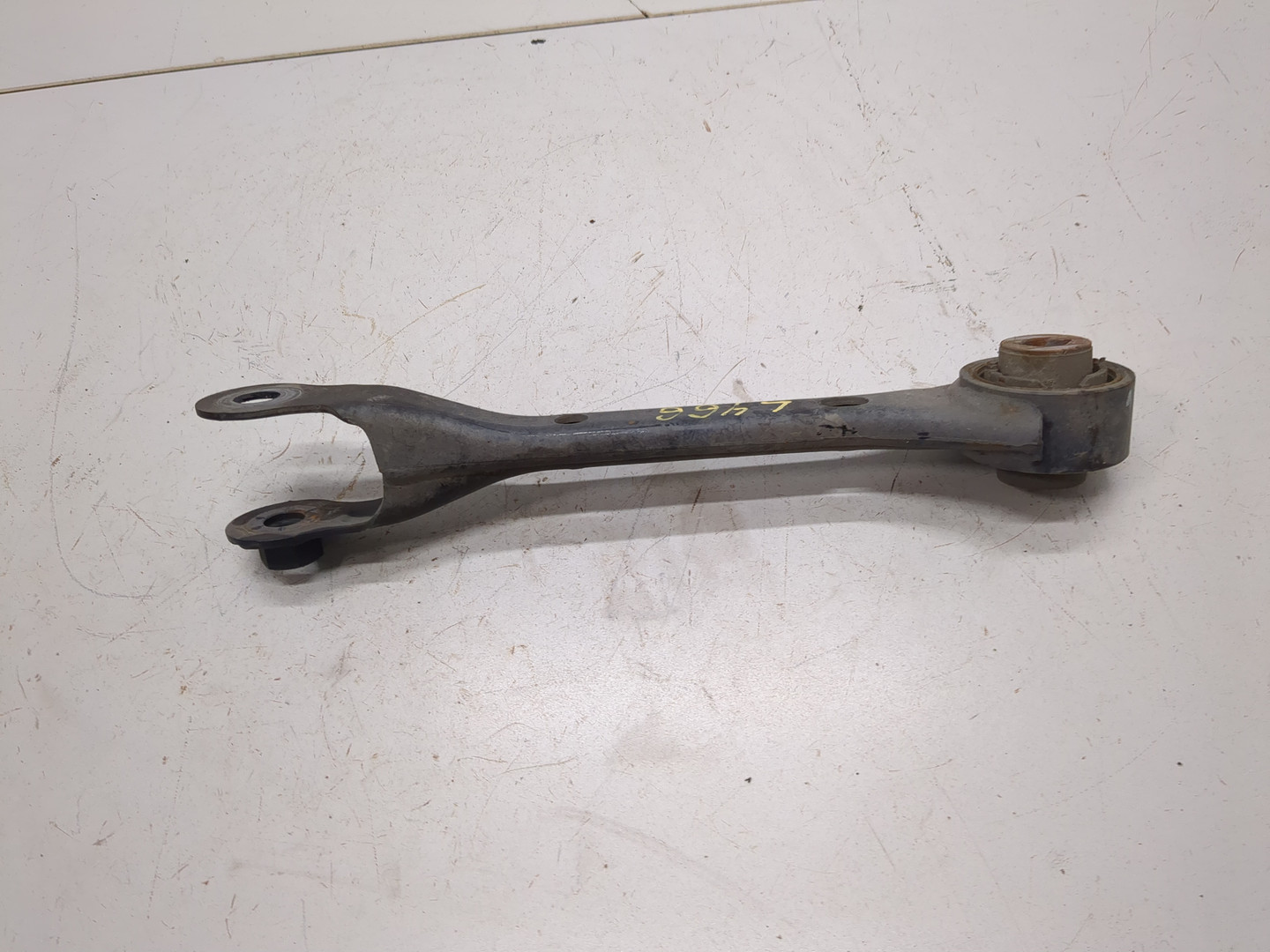 Рычаг задний