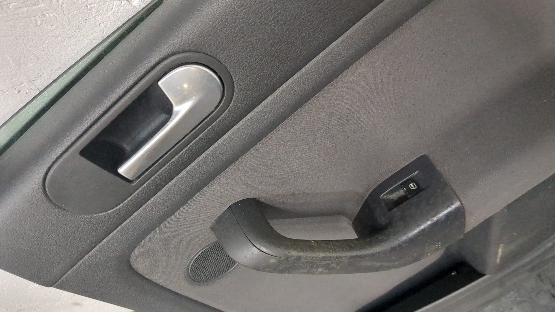 Дверь задняя правая