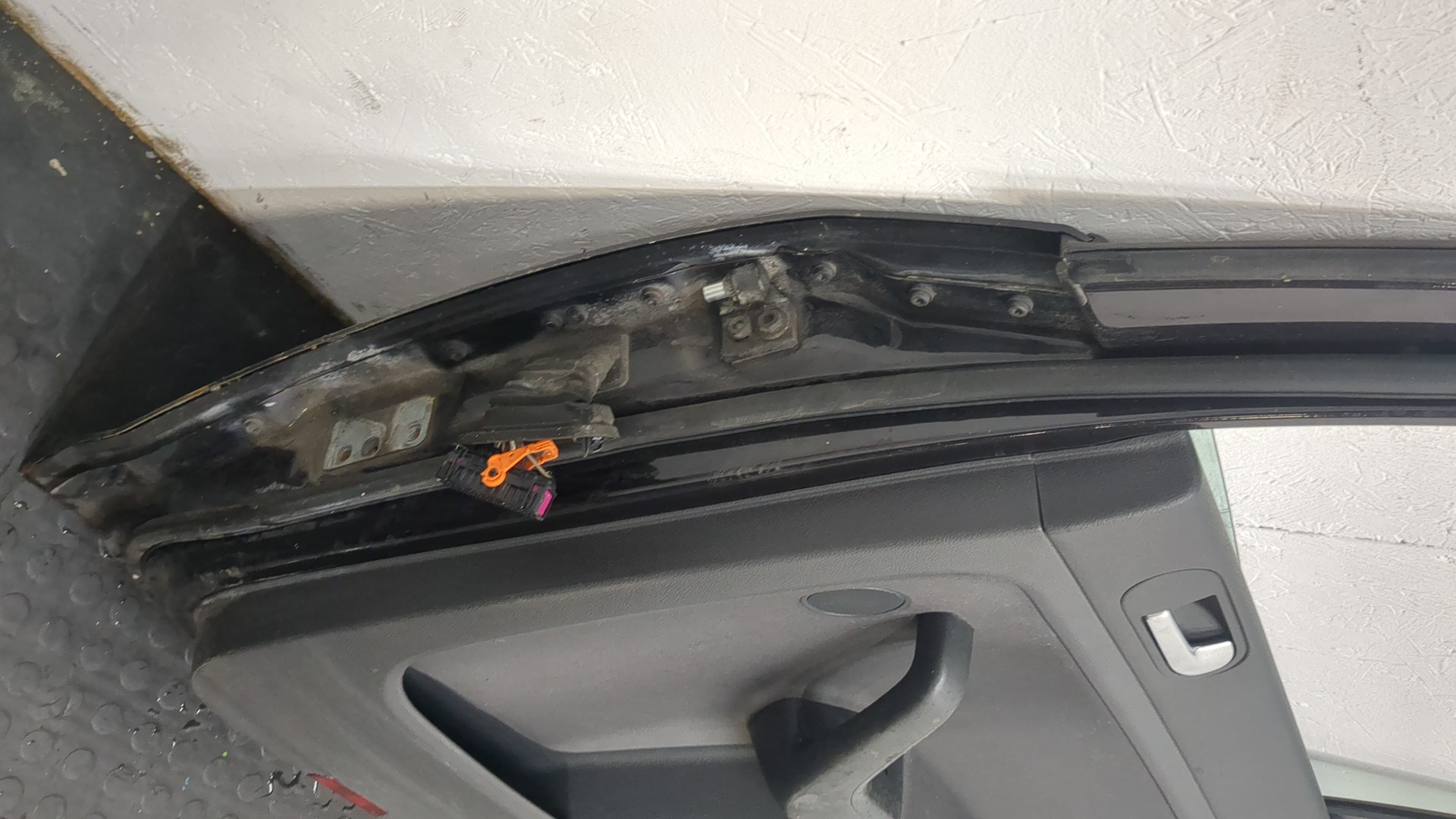 Дверь задняя правая