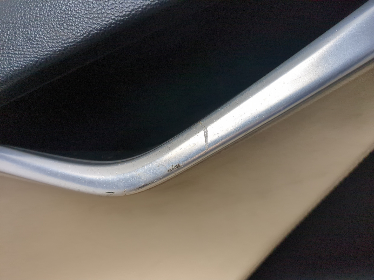 Обшивка двери передней левой