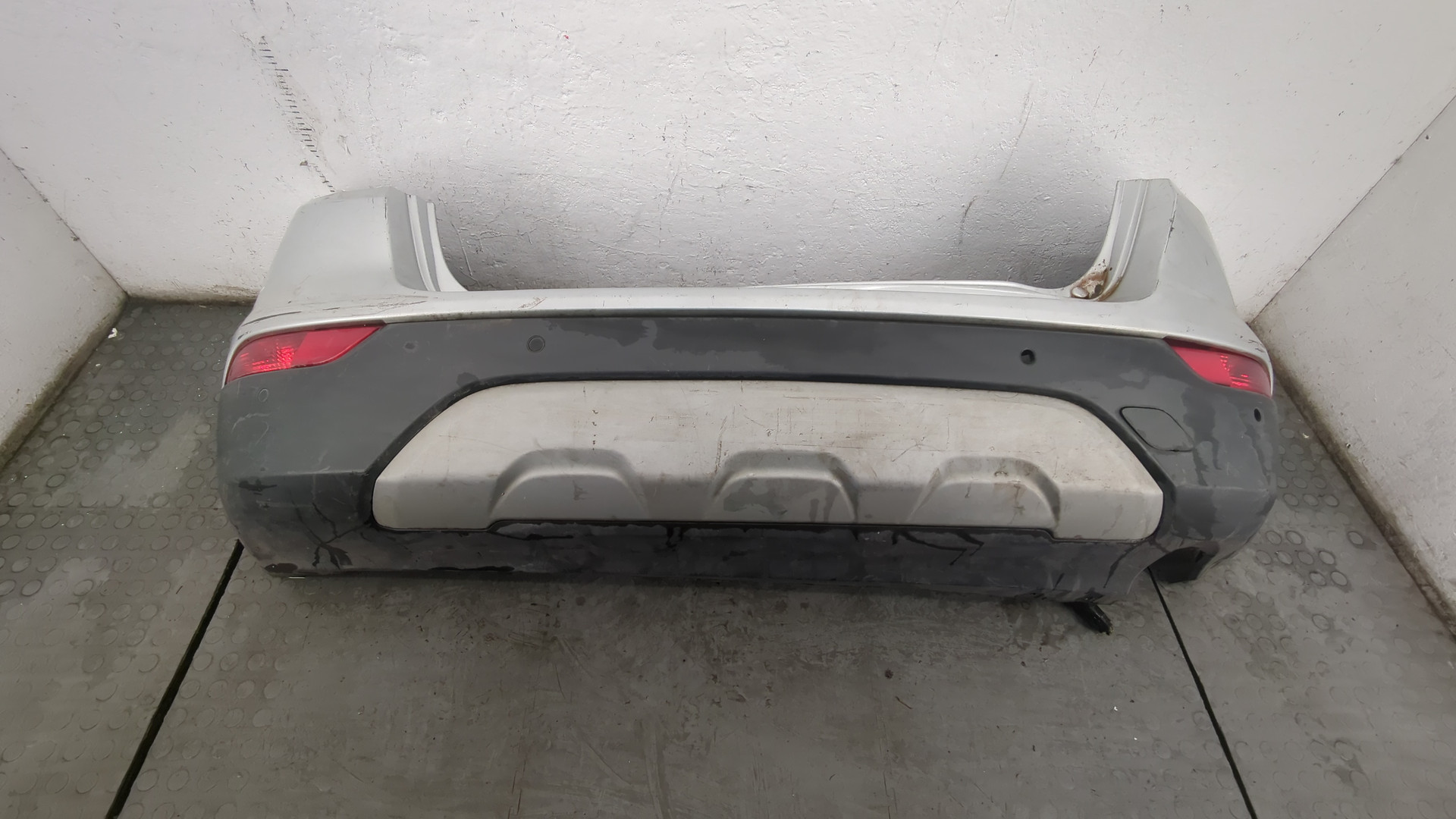 Бампер задний