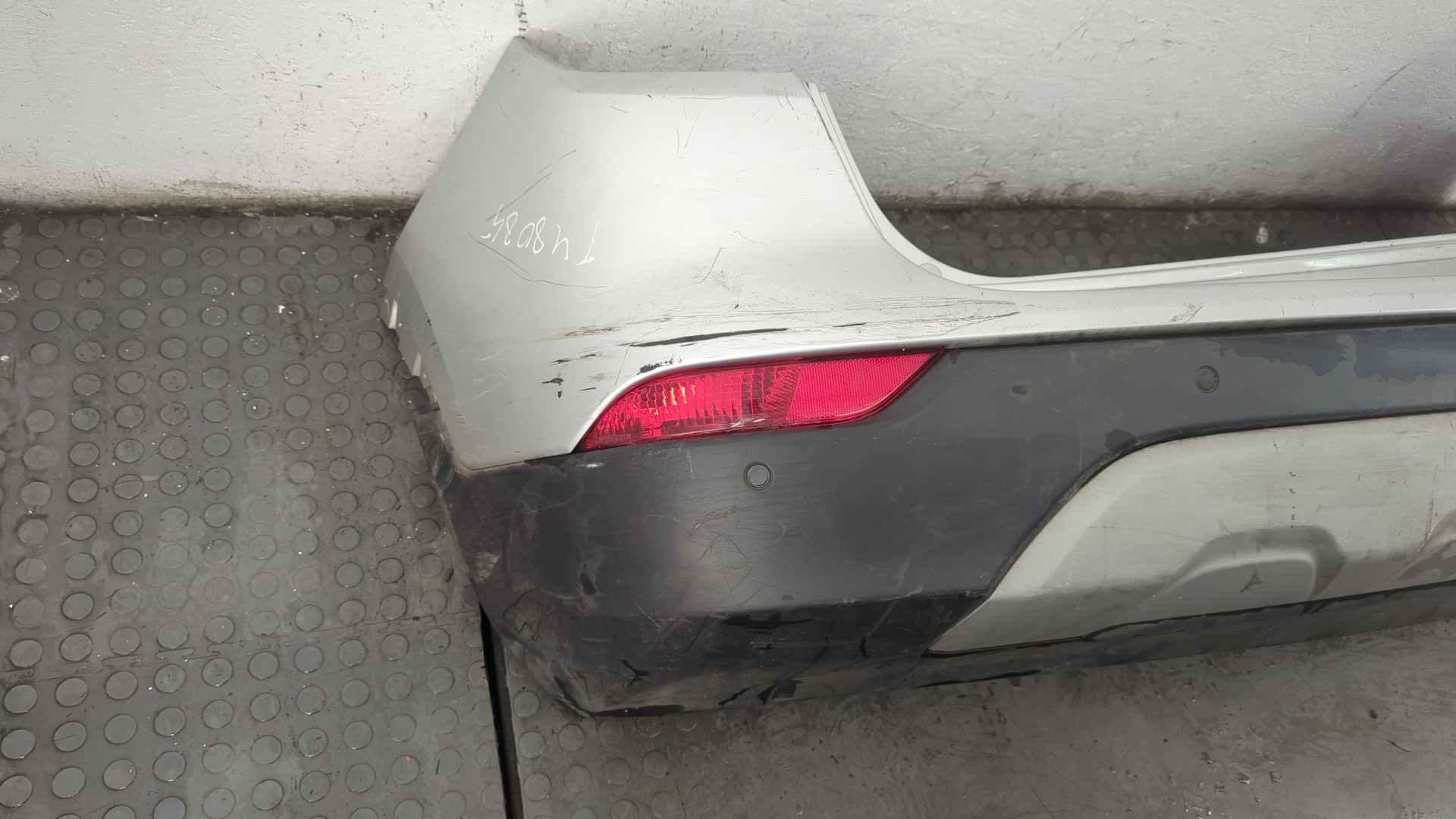 Бампер задний