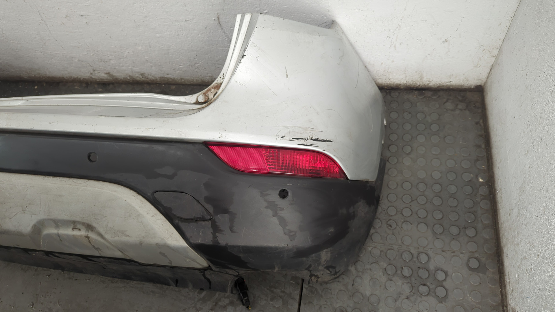 Бампер задний