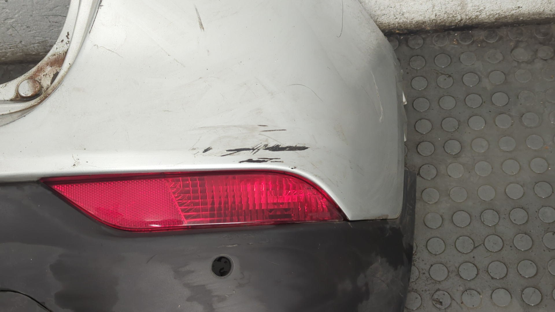 Бампер задний