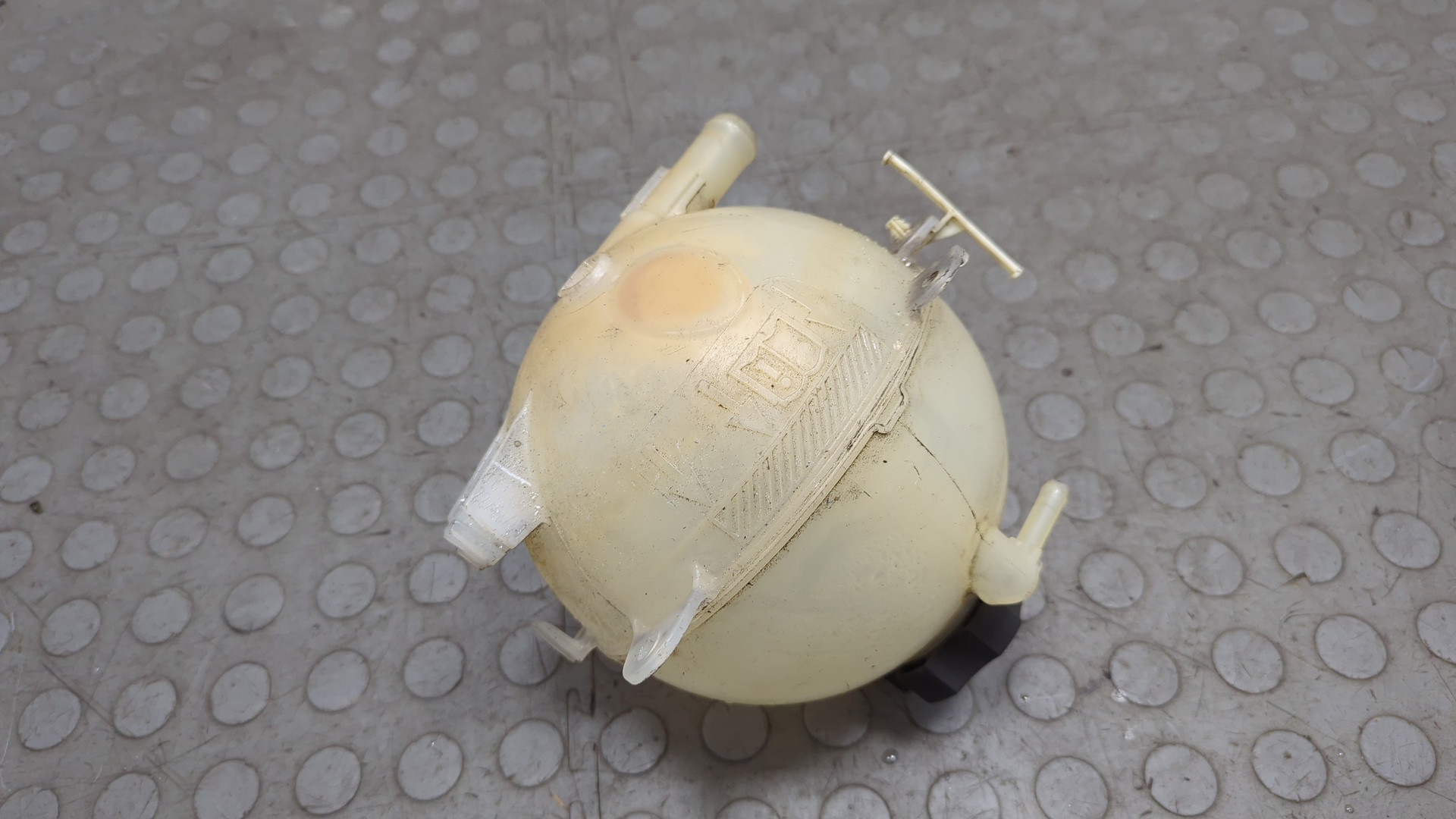 Бачок расширительный