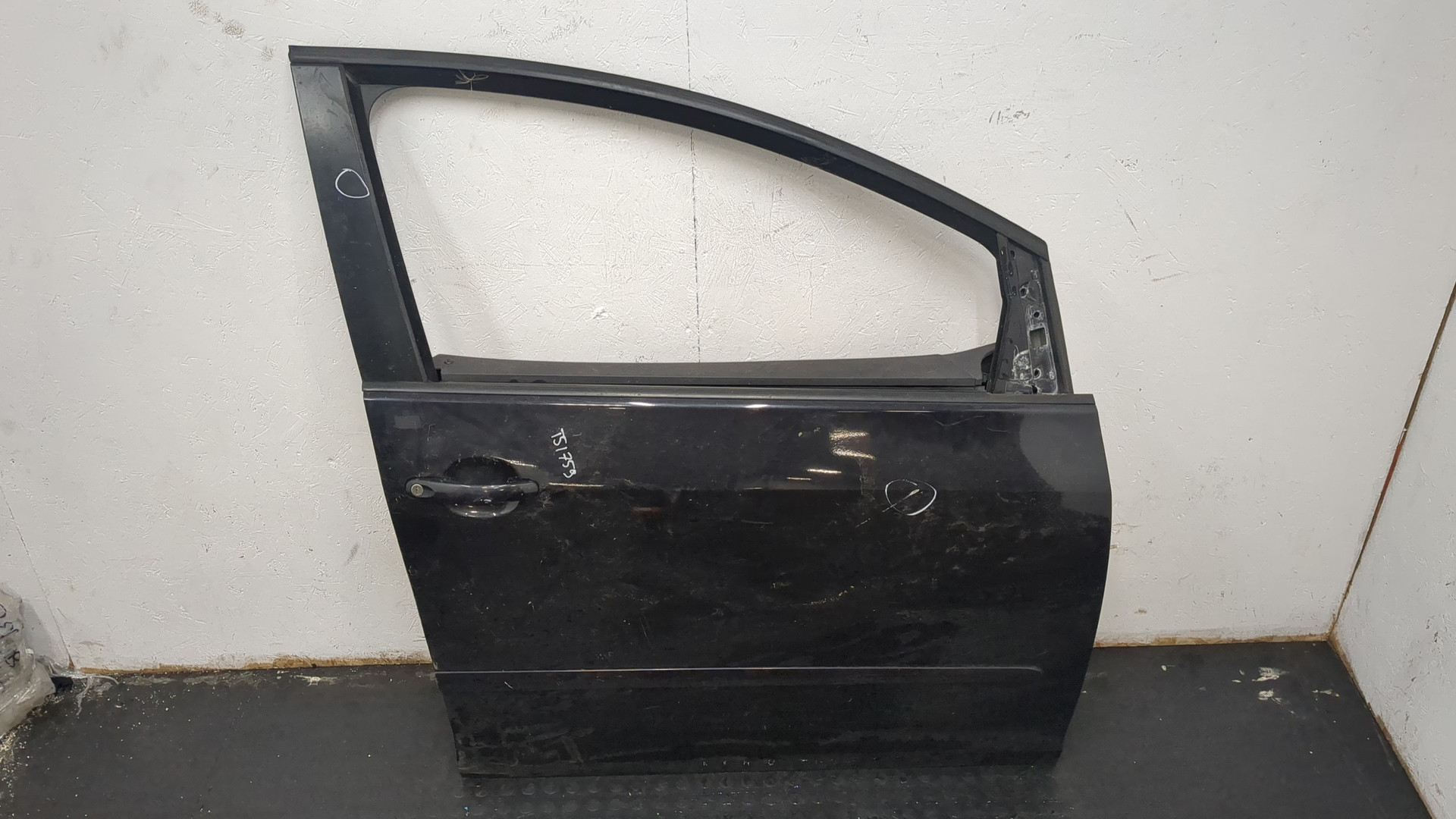 Дверь передняя правая
